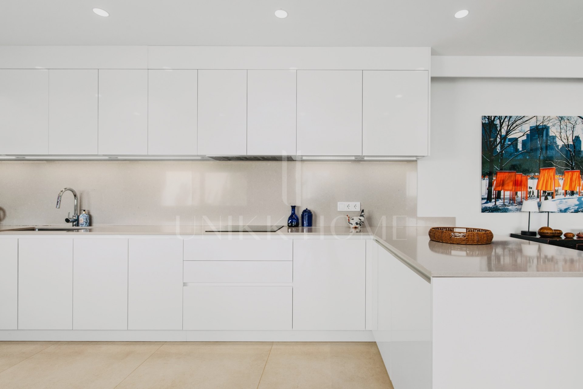 Exceptional 3-Bed Duplex with Private Garden and Panoramic Views