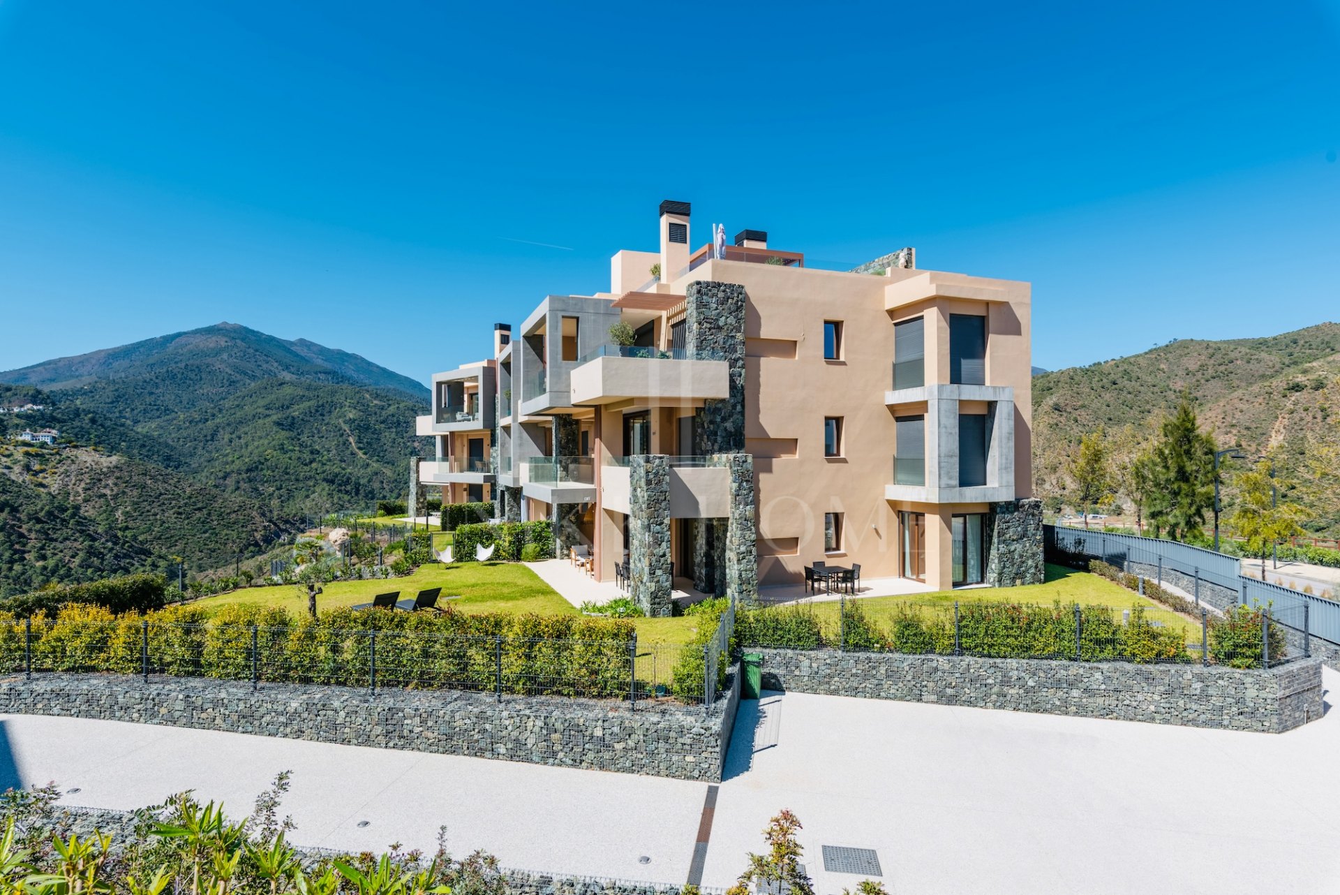 Apartamento Planta Baja en venta en Real de La Quinta, Benahavis
