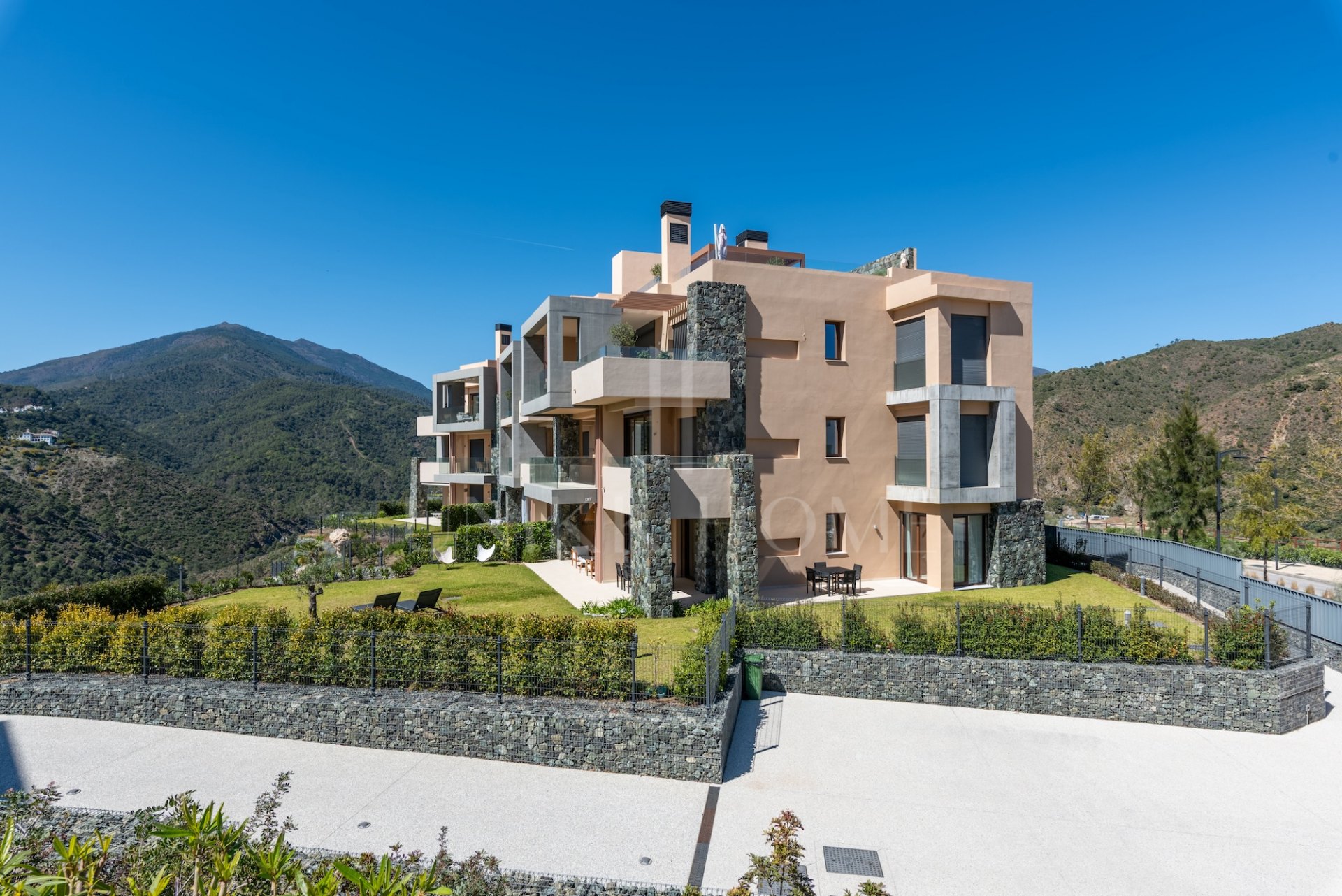 Ground Floor Apartment for sale in Real de La Quinta, Benahavis
