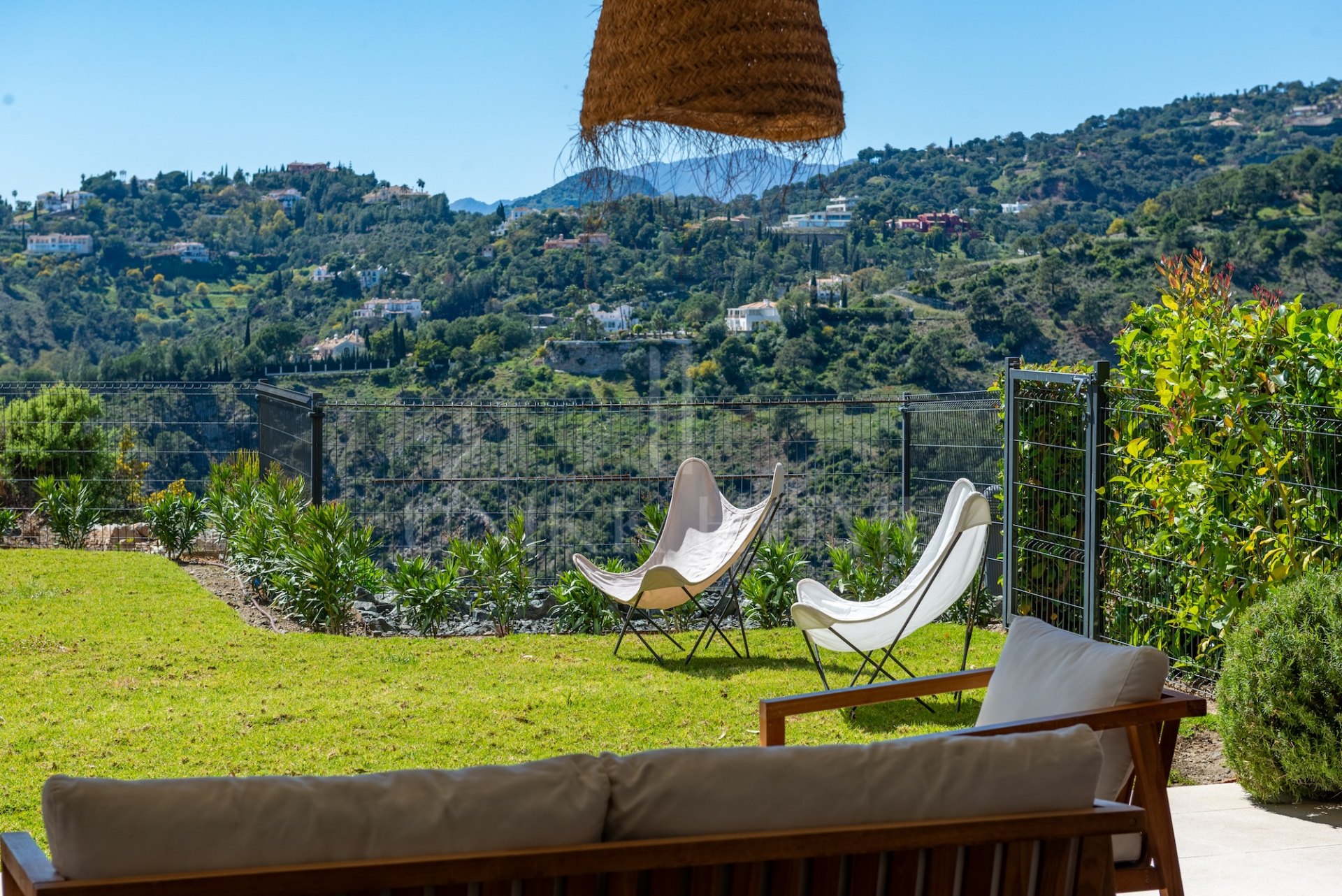 Ground Floor Apartment for sale in Real de La Quinta, Benahavis