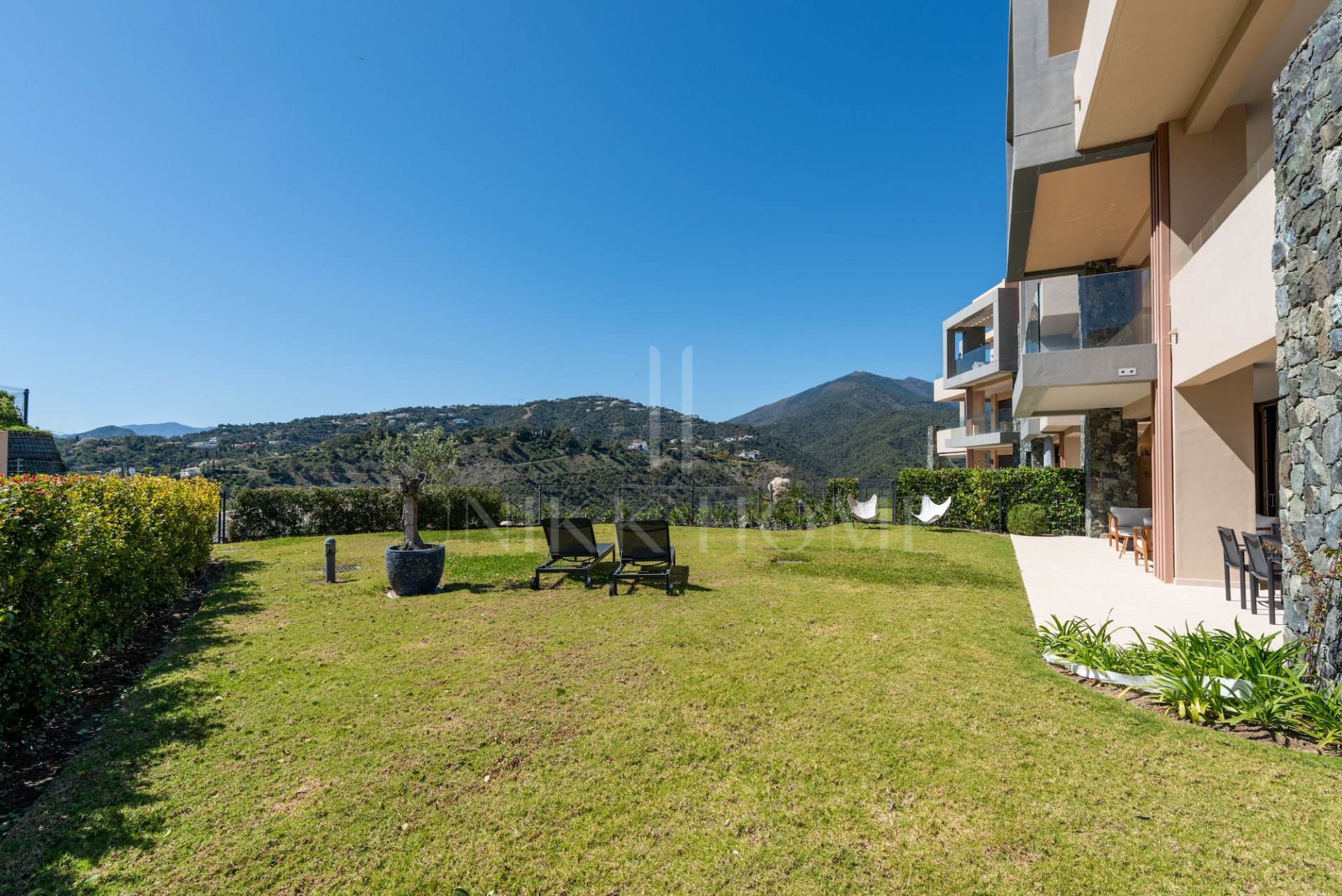 Ground Floor Apartment for sale in Real de La Quinta, Benahavis