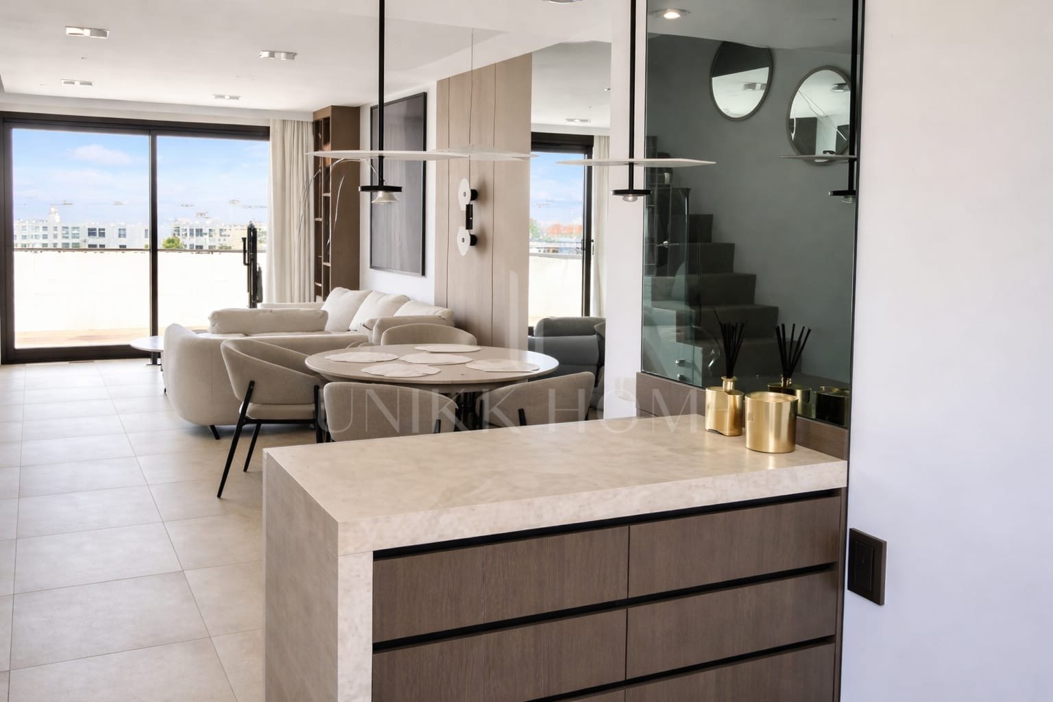 Luxurious 3-bedroom penthouse apartment with sea views