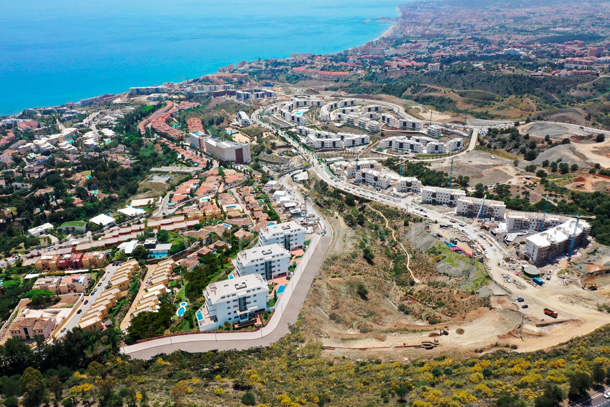 Apartamento de 2 dormitorios y 2 baños con jacuzzi privado en Higuerón, Fuengirola