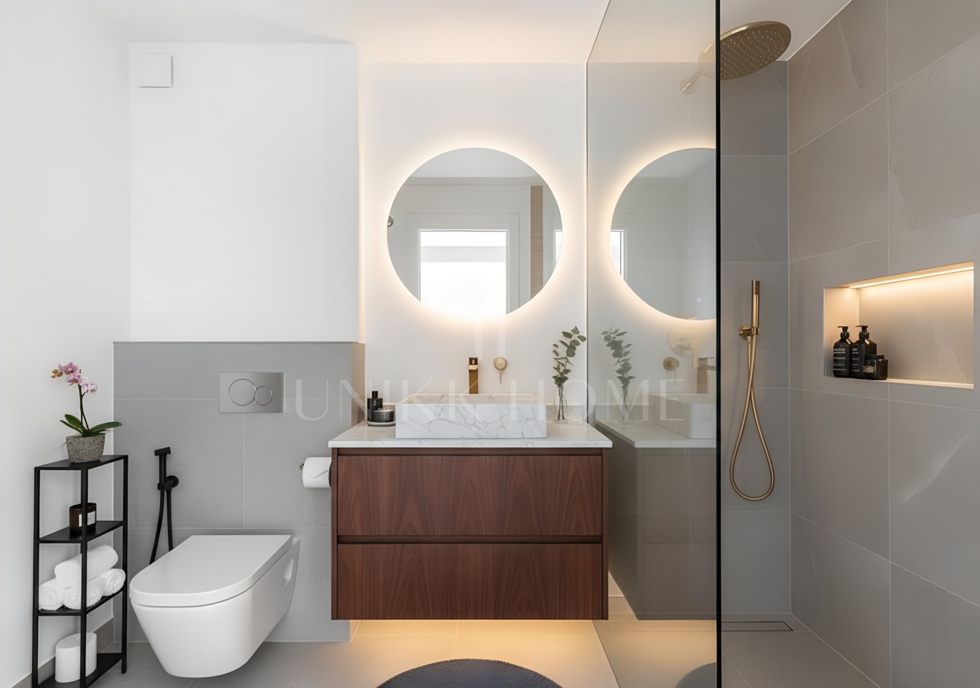 Nuevo apartamento de dos dormitorios a dos pasos de las playas del puerto de Estepona con Licencia Turisticaia