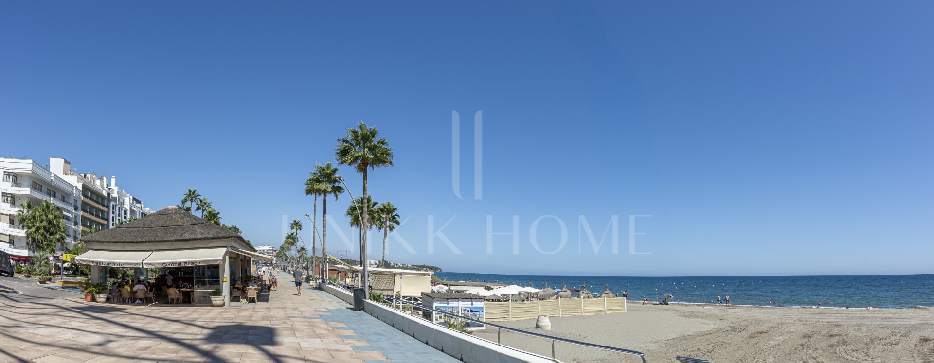 Nuevo apartamento de dos dormitorios a dos pasos de las playas del puerto de Estepona con Licencia Turisticaia