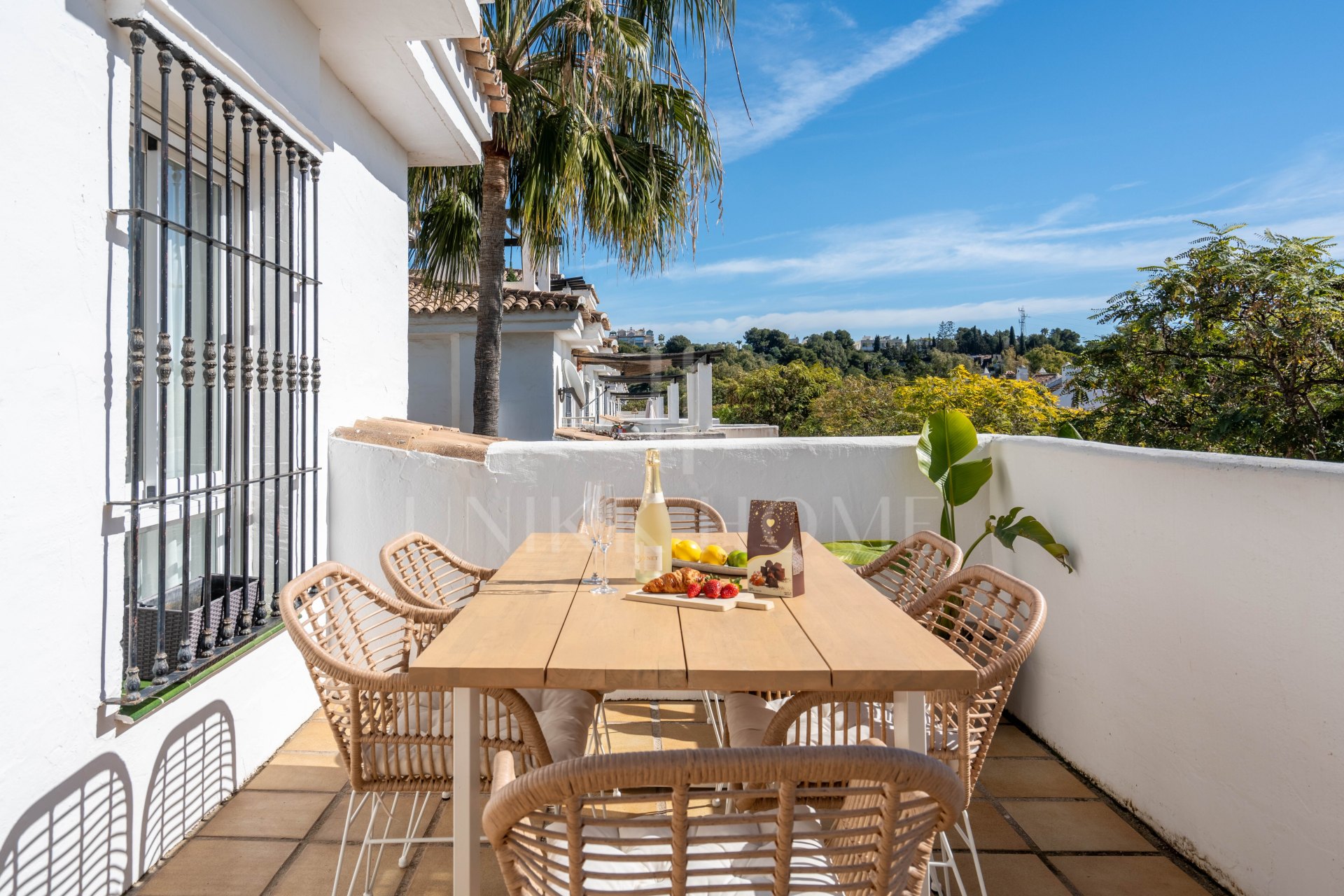 Duplex Penthouse in Los Naranjos de Marbella – Prime Location Near Puerto Banús