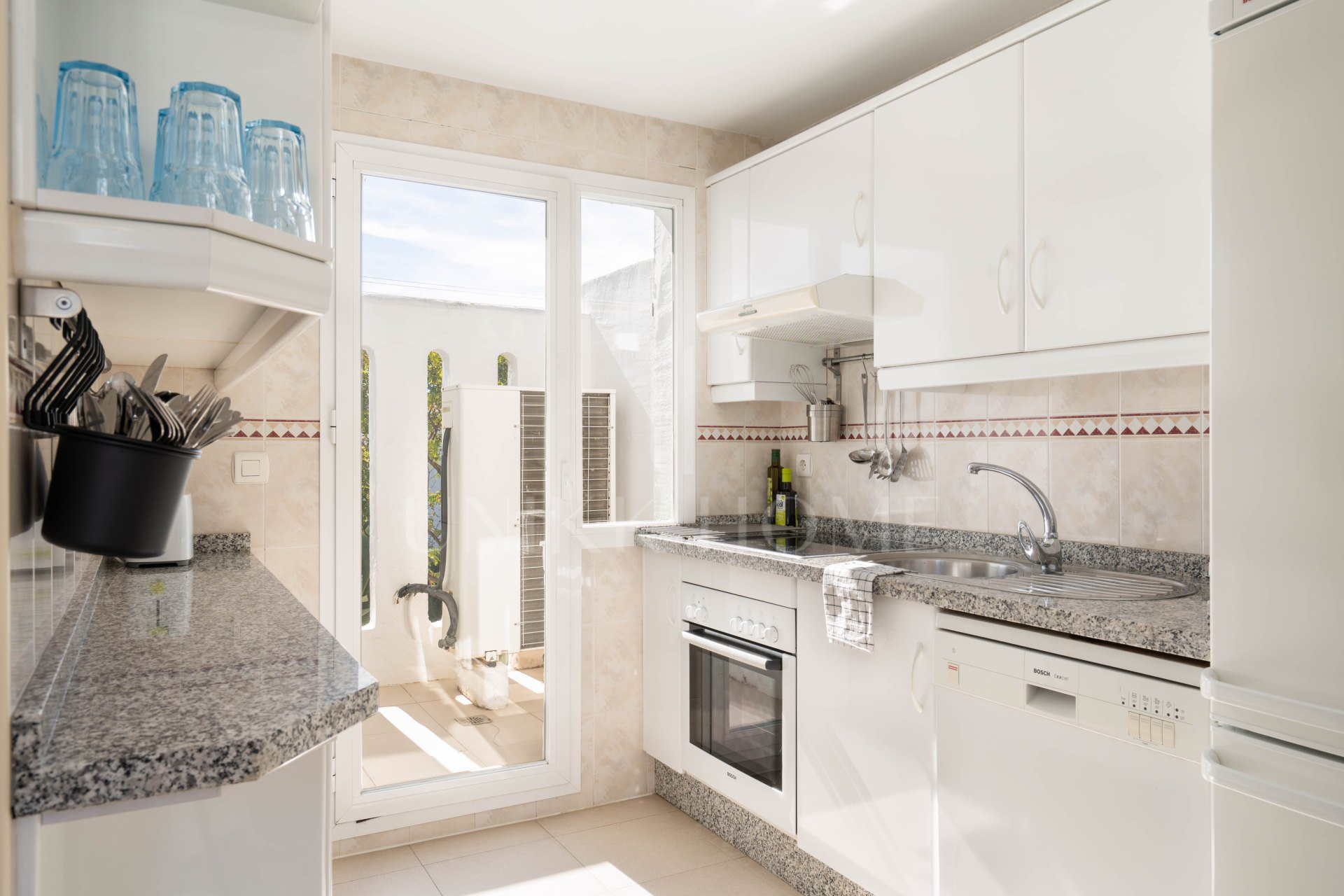 Duplex Penthouse in Los Naranjos de Marbella – Prime Location Near Puerto Banús