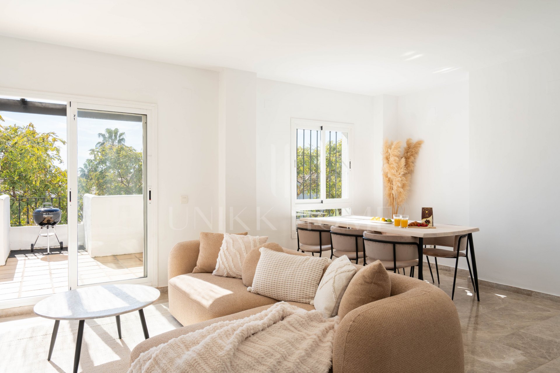 Duplex Penthouse in Los Naranjos de Marbella – Prime Location Near Puerto Banús