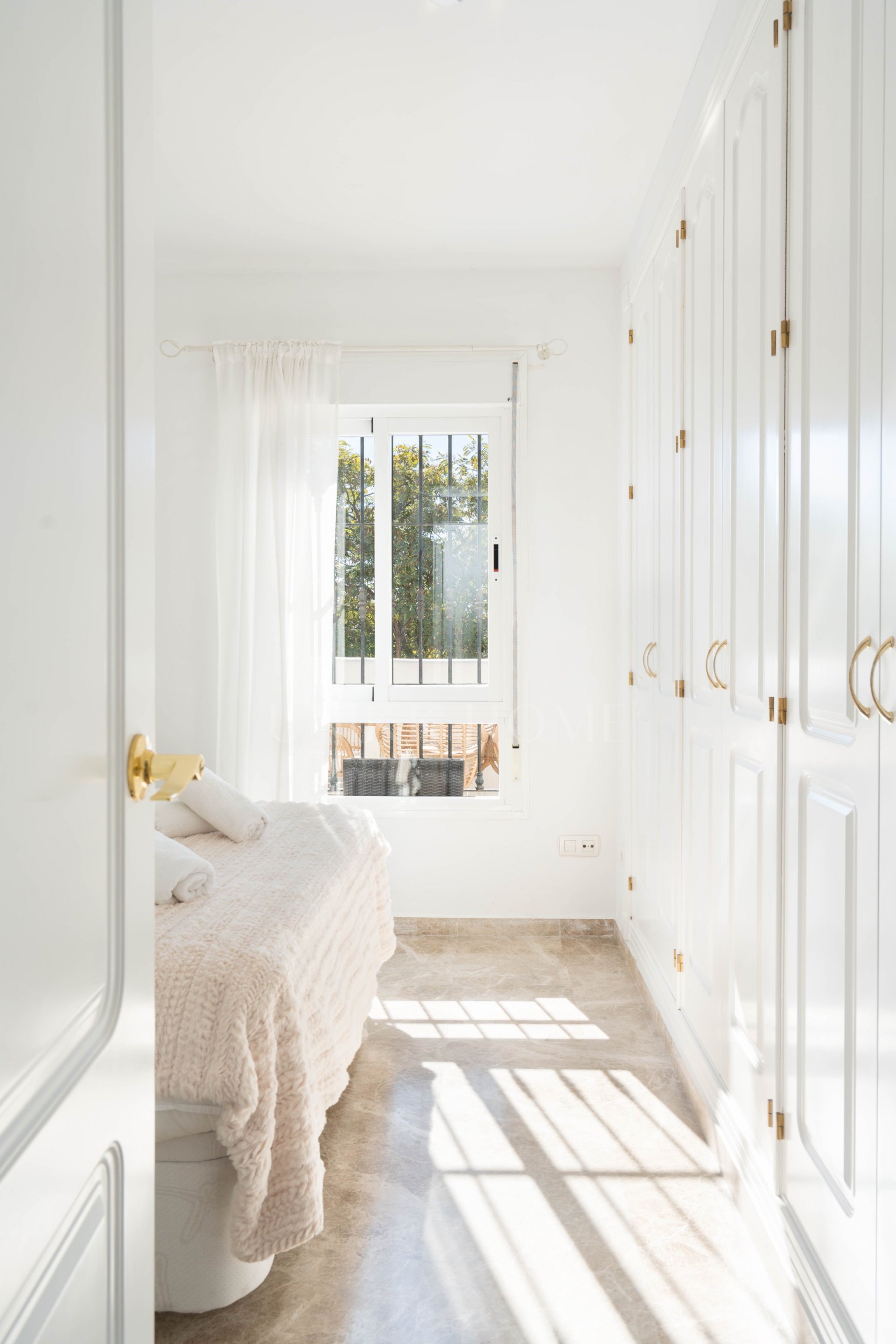 Duplex Penthouse in Los Naranjos de Marbella – Prime Location Near Puerto Banús