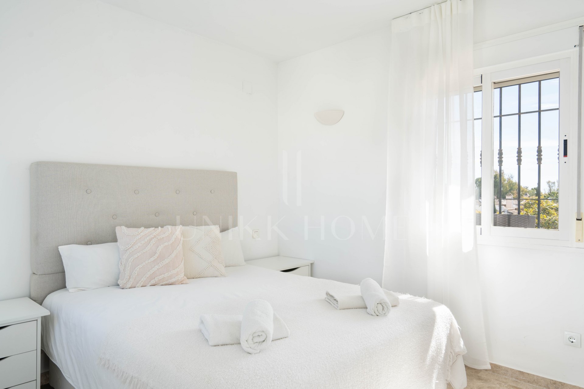 Duplex Penthouse in Los Naranjos de Marbella – Prime Location Near Puerto Banús