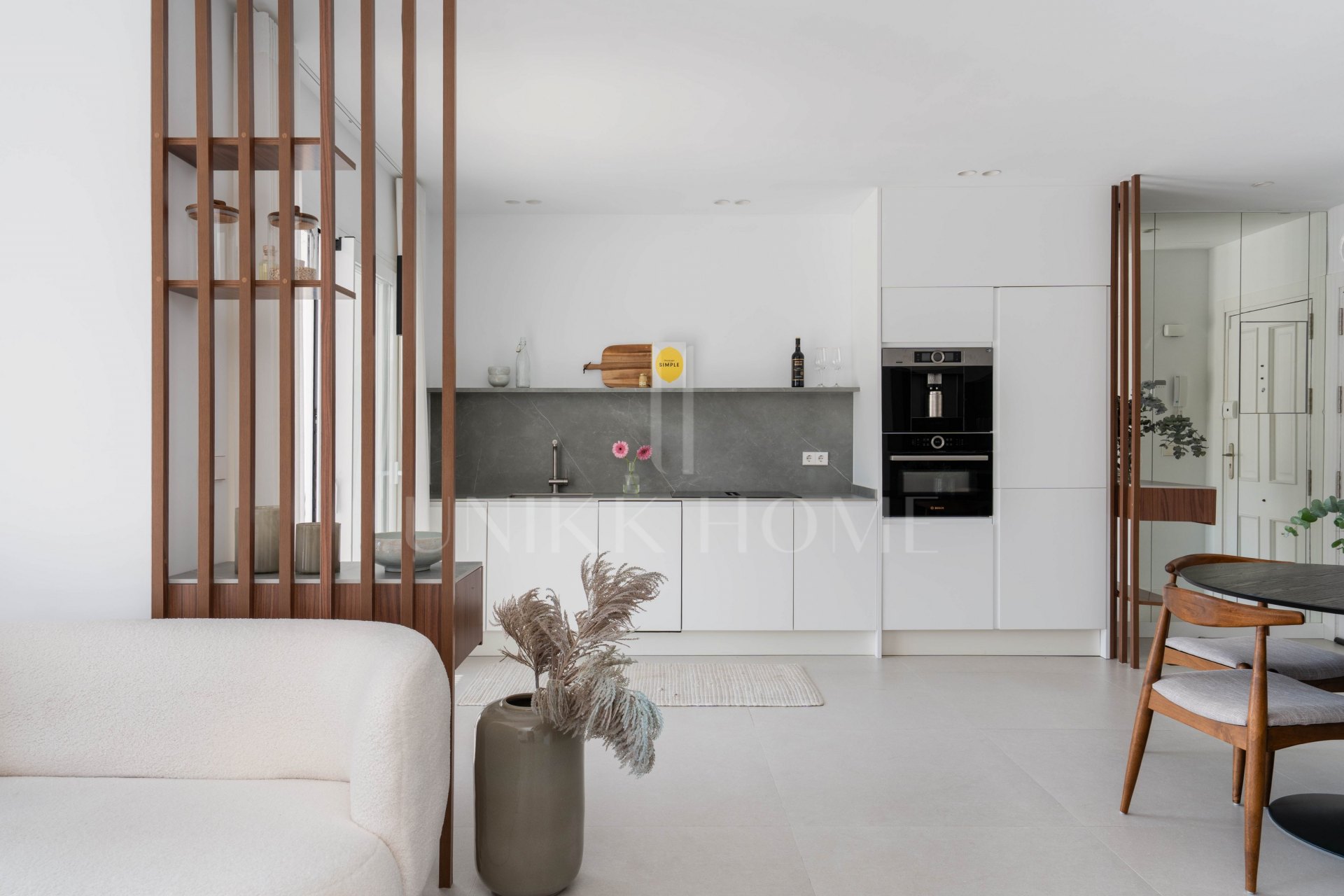 Exclusivo apartamento de 2 dormitorios con vistas panorámicas en Los Arcos (La Quinta), Benahavís