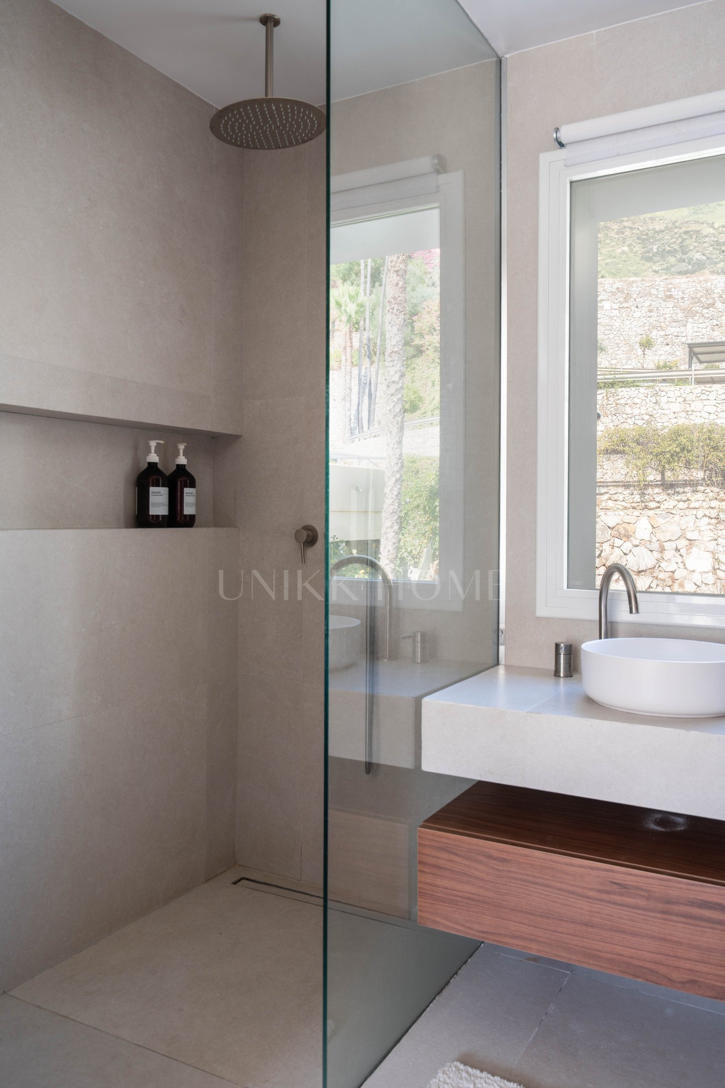 Exclusivo apartamento de 2 dormitorios con vistas panorámicas en Los Arcos (La Quinta), Benahavís