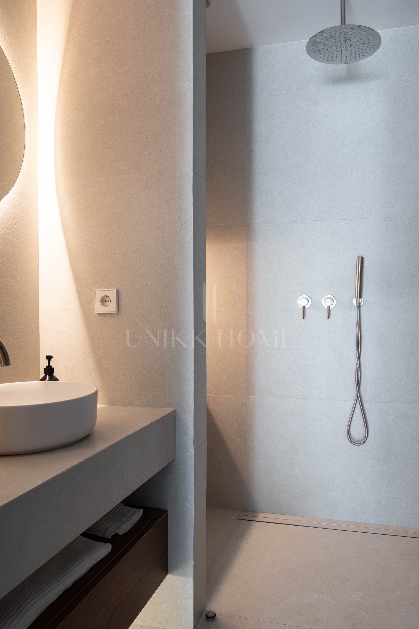 Exclusivo apartamento de 2 dormitorios con vistas panorámicas en Los Arcos (La Quinta), Benahavís