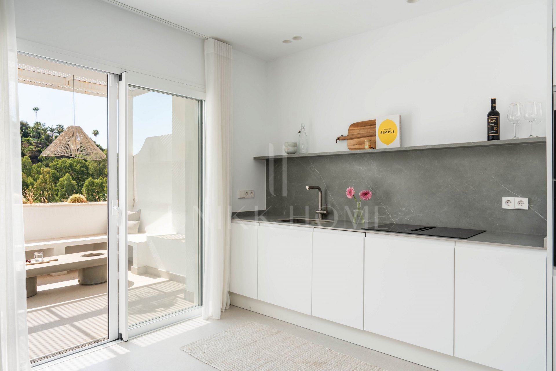 Exclusivo apartamento de 2 dormitorios con vistas panorámicas en Los Arcos (La Quinta), Benahavís