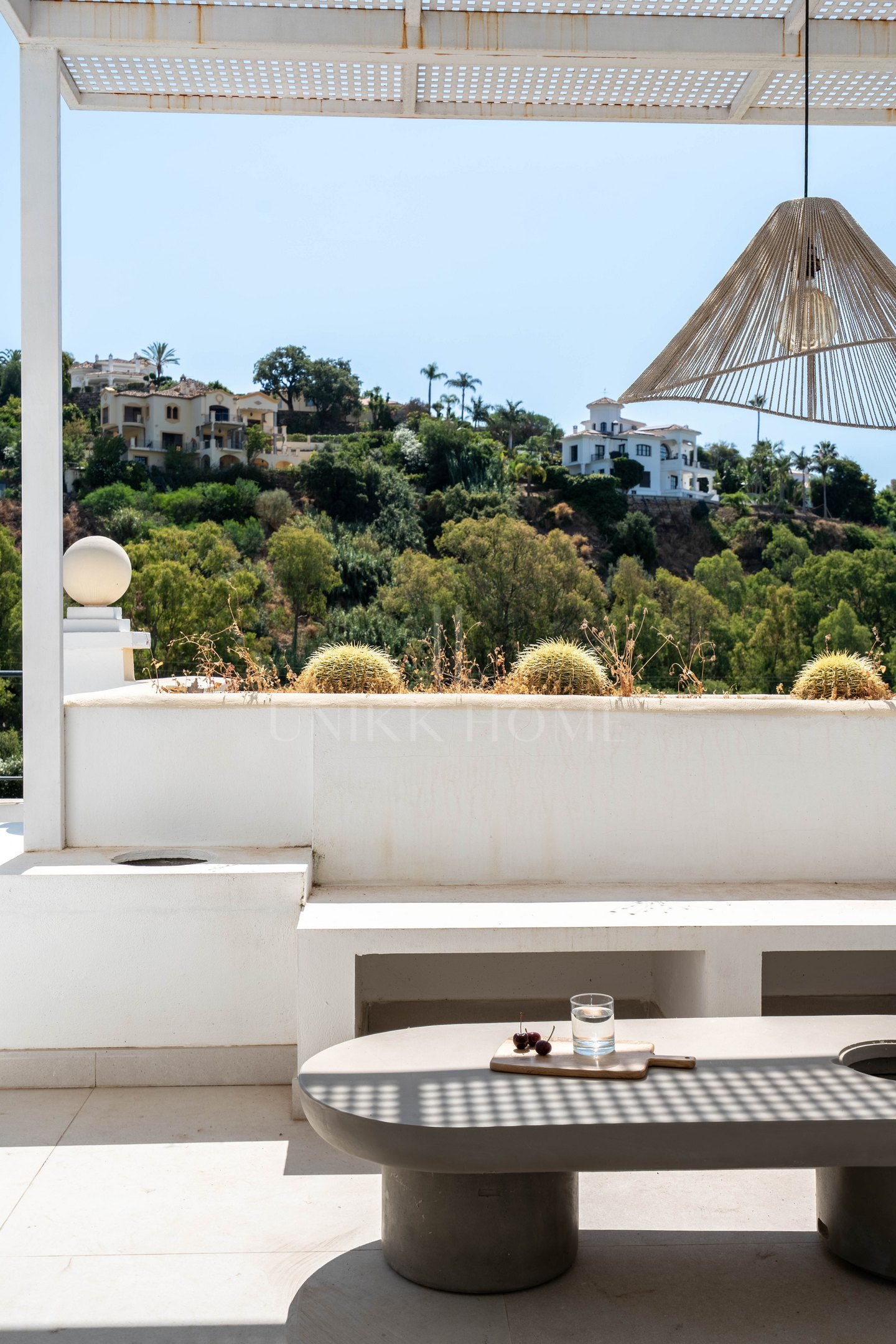 Exclusivo apartamento de 2 dormitorios con vistas panorámicas en Los Arcos (La Quinta), Benahavís