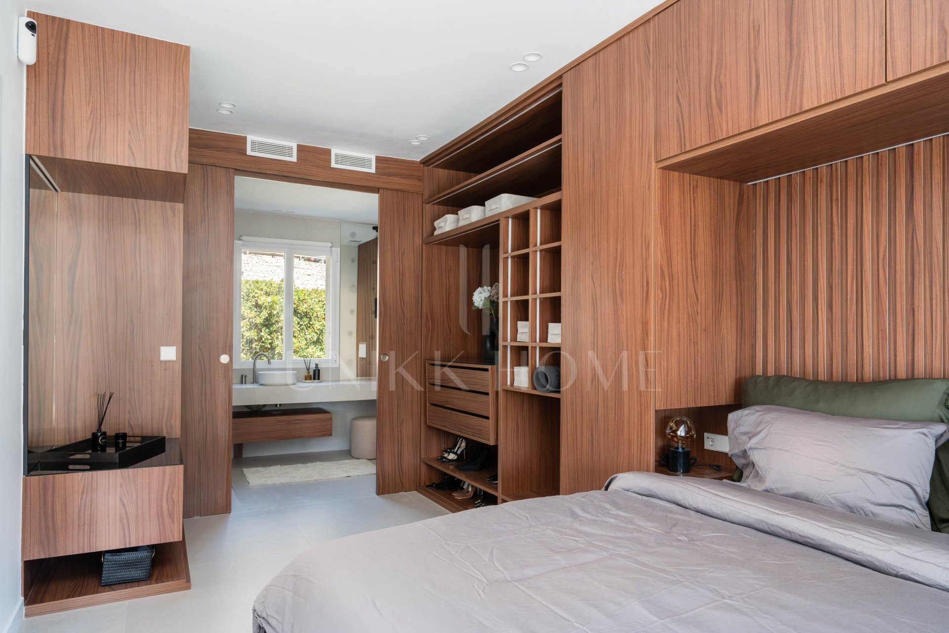 Exclusivo apartamento de 2 dormitorios con vistas panorámicas en Los Arcos (La Quinta), Benahavís