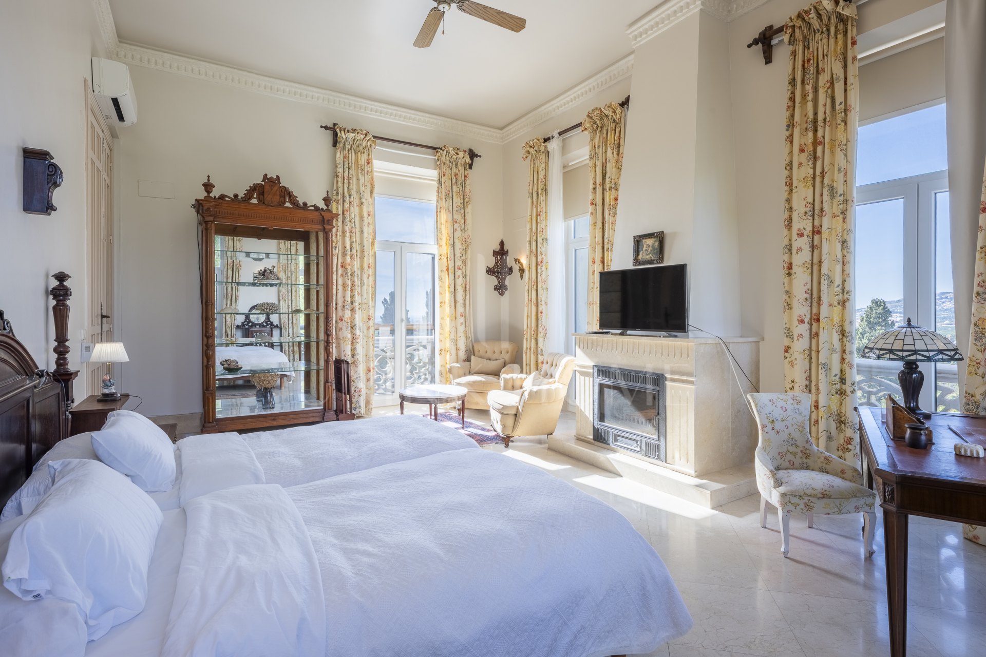 19th-Century Manor House with Approved Hotel Project on Granada's Costa Tropical