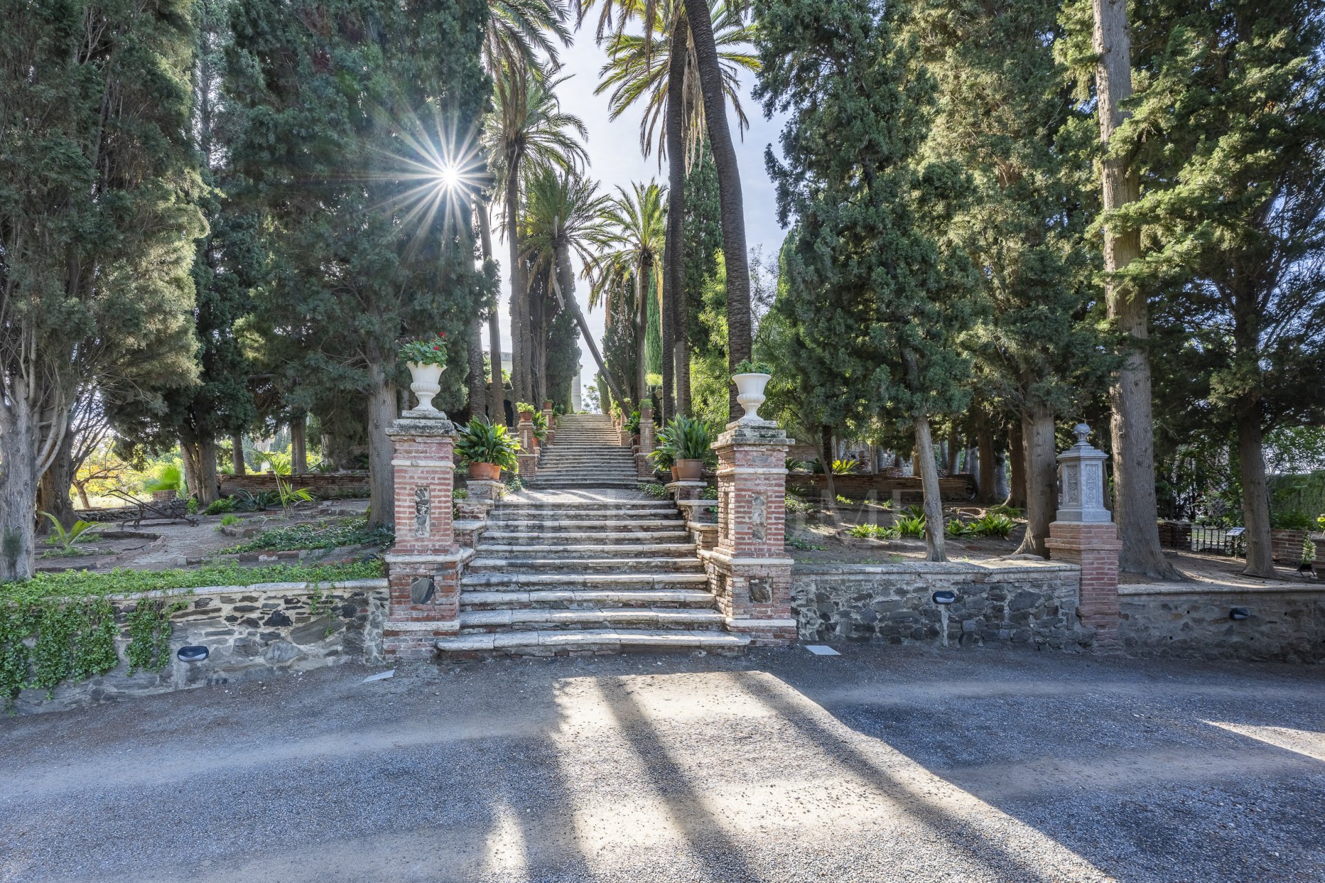 19th-Century Manor House with Approved Hotel Project on Granada's Costa Tropical