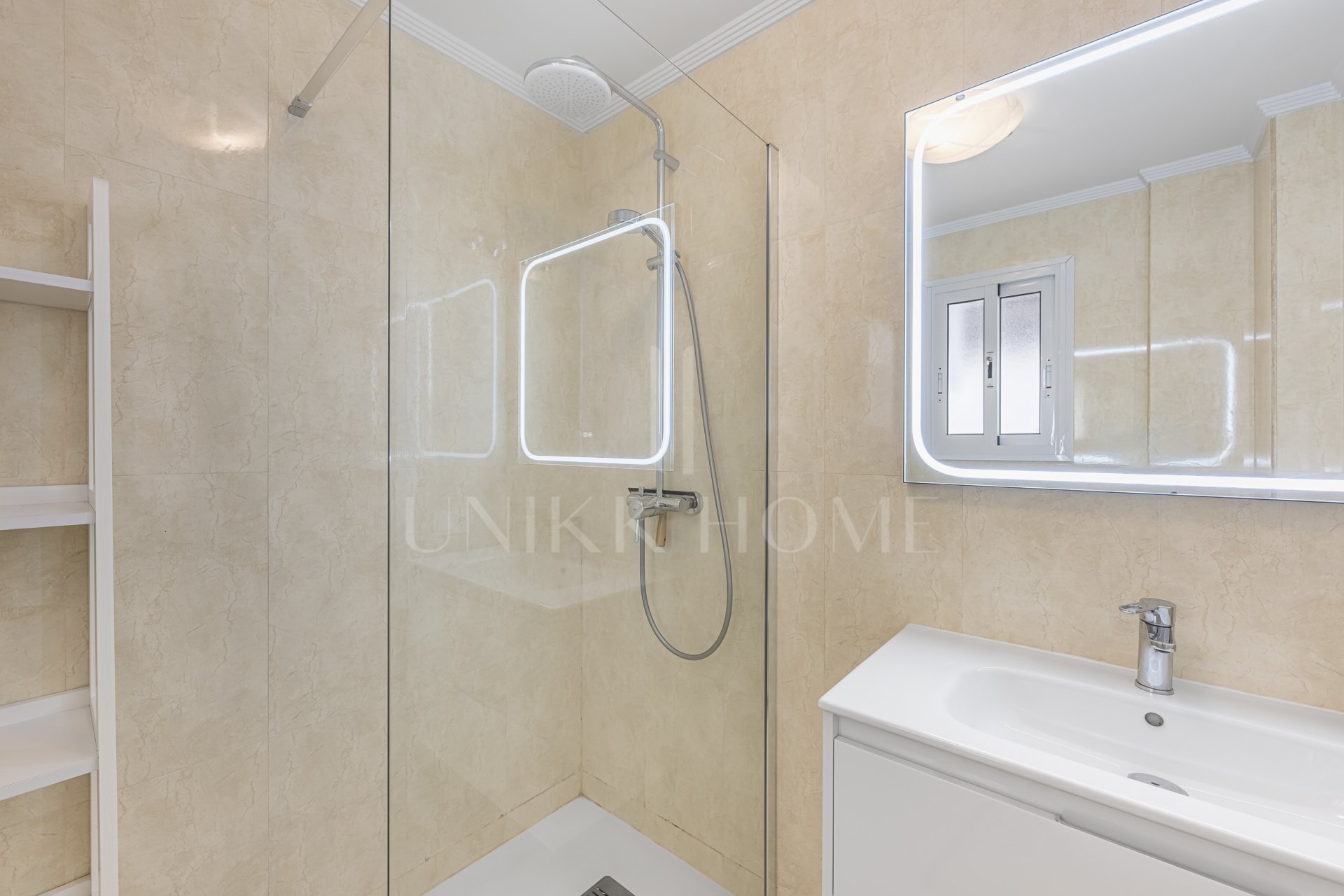 Apartamento moderno con espectaculares vistas al mar en Sitio de Calahonda, Mijas