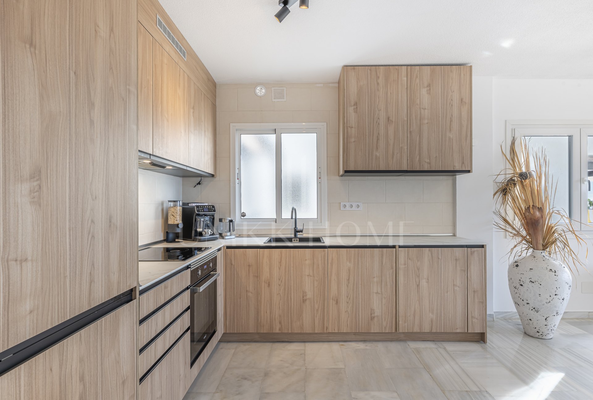 Apartamento moderno con espectaculares vistas al mar en Sitio de Calahonda, Mijas