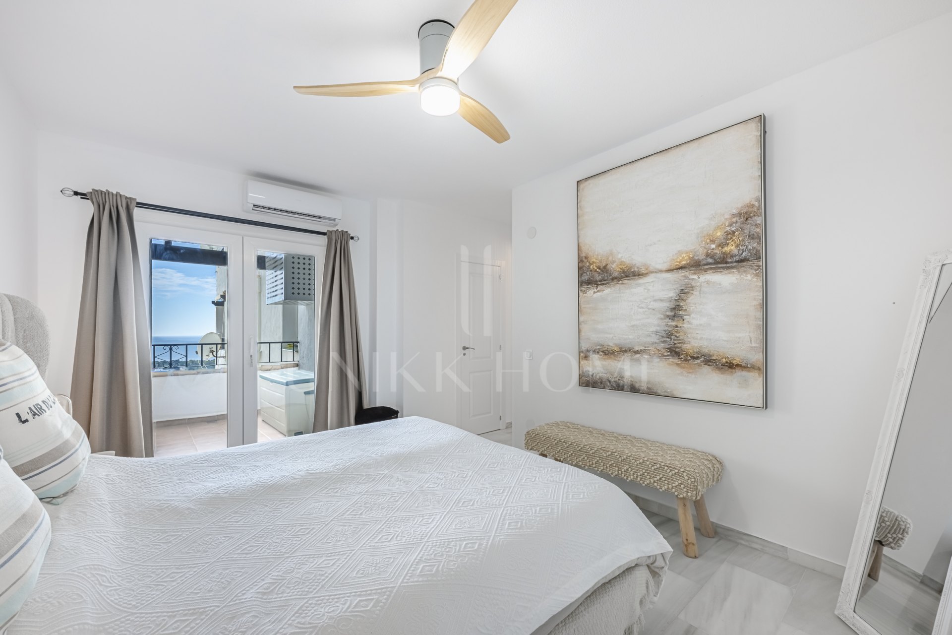 Apartamento moderno con espectaculares vistas al mar en Sitio de Calahonda, Mijas