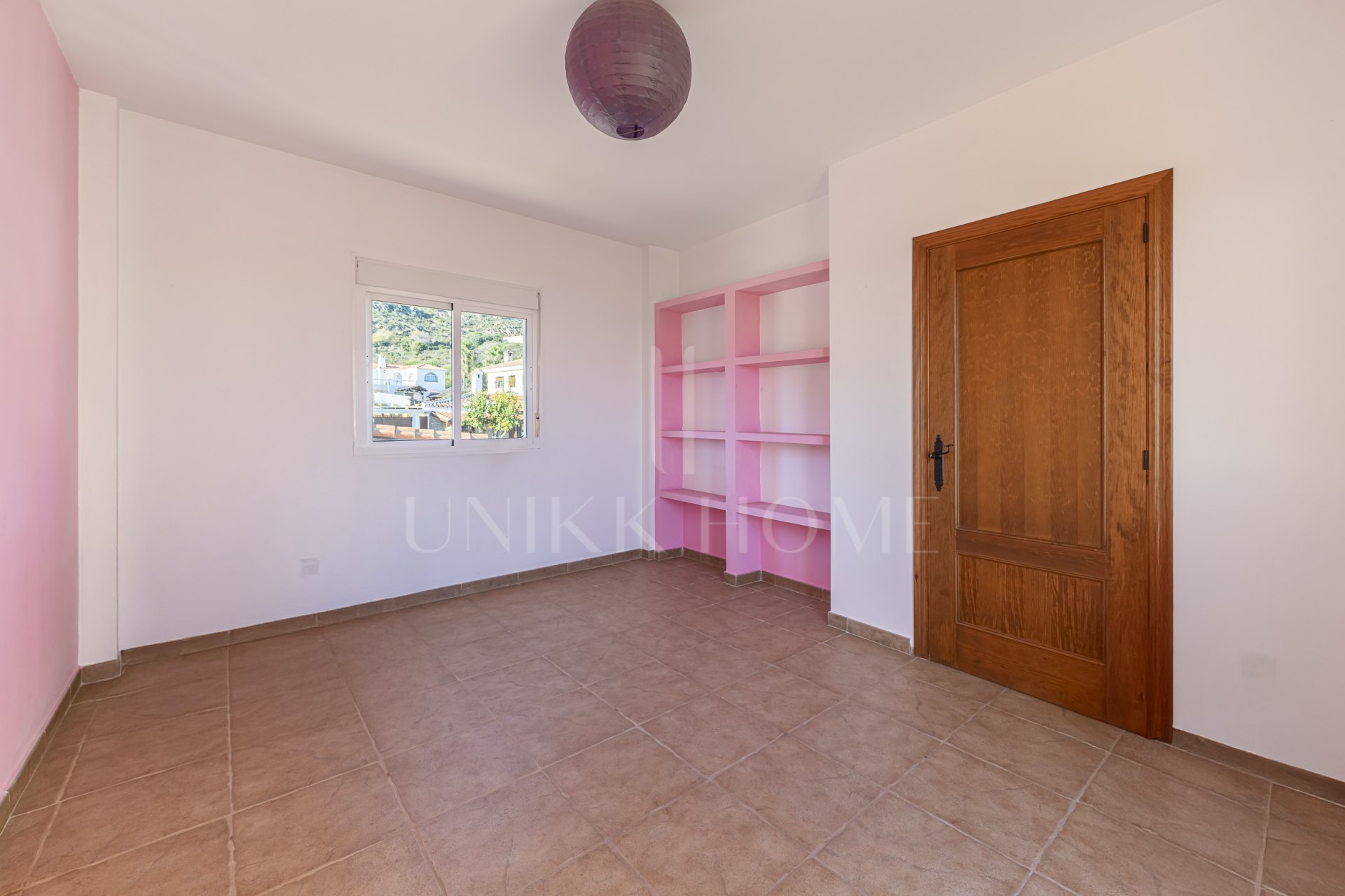 Detached Villa with Panoramic Views and Enormous Potential