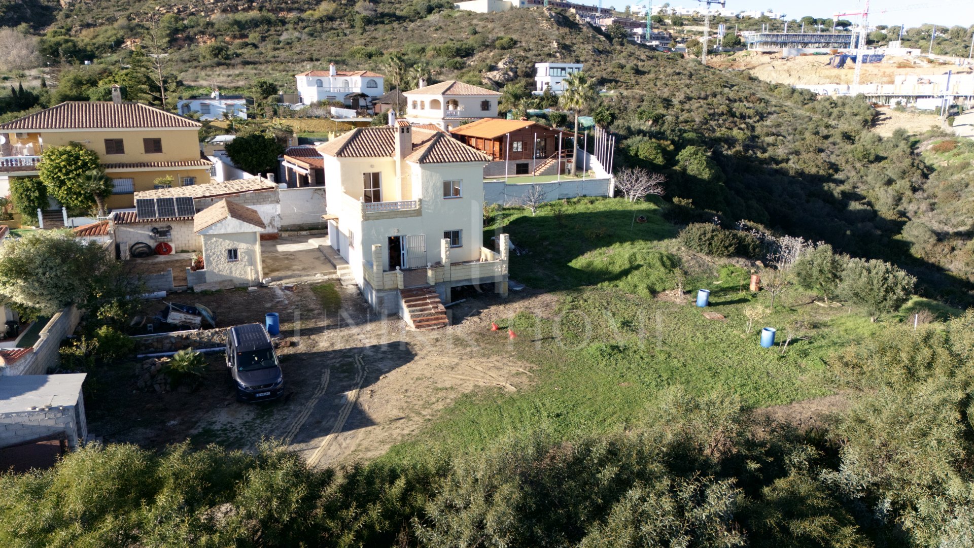 Detached Villa with Panoramic Views and Enormous Potential