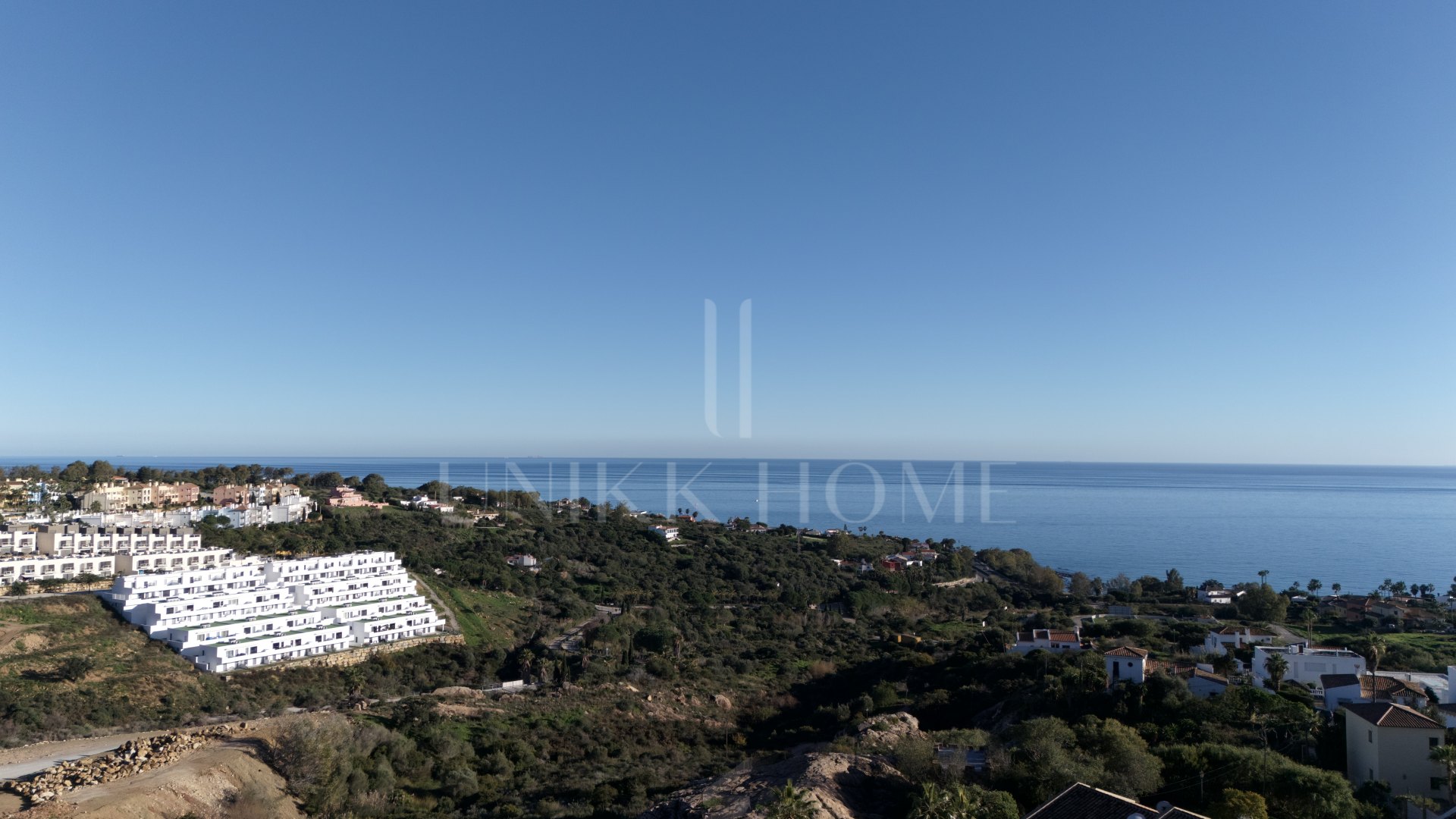 Detached Villa with Panoramic Views and Enormous Potential