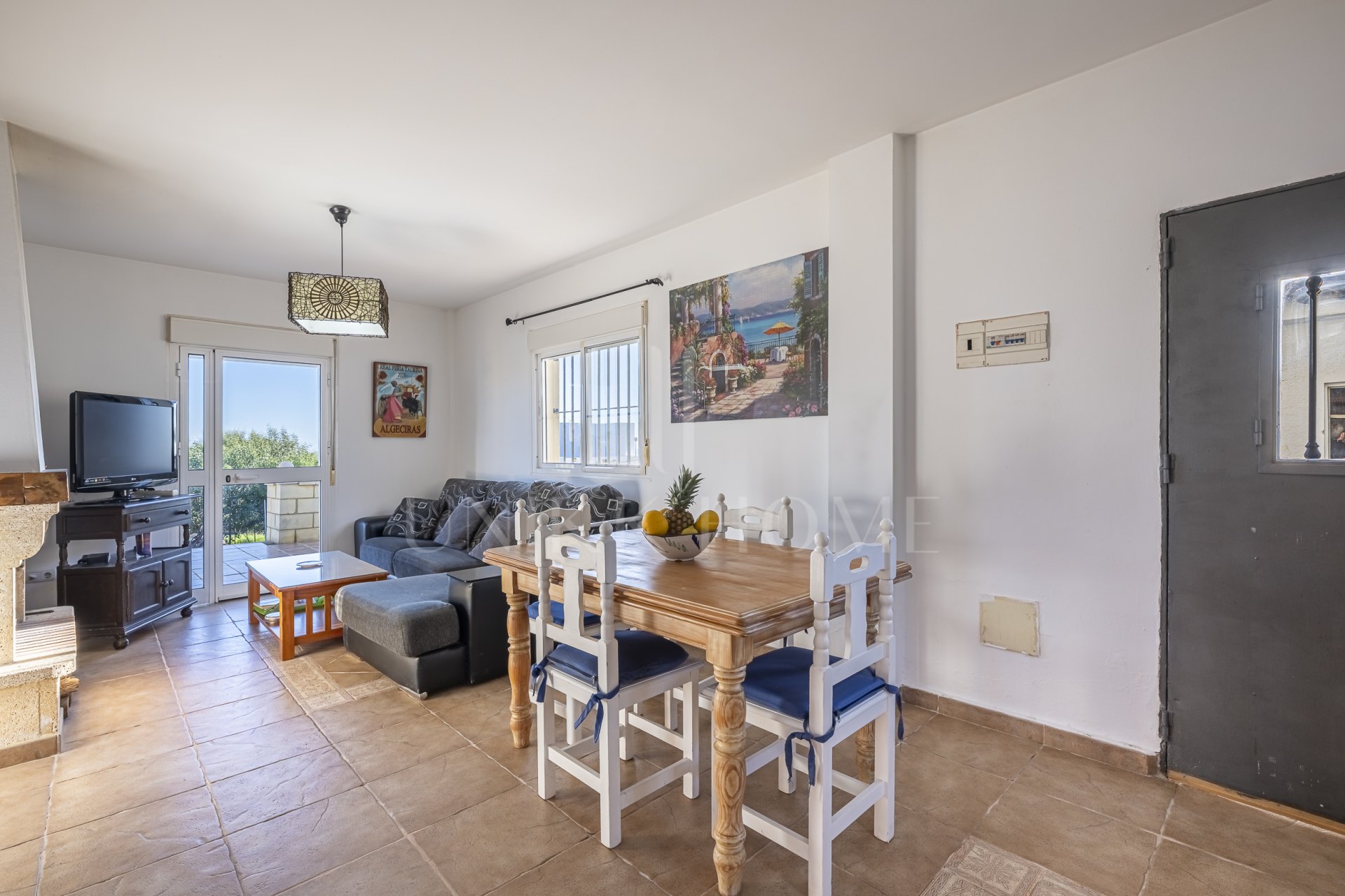 Detached Villa with Panoramic Views and Enormous Potential