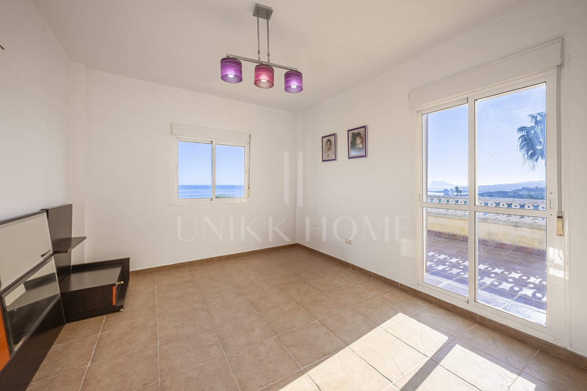 Detached Villa with Panoramic Views and Enormous Potential