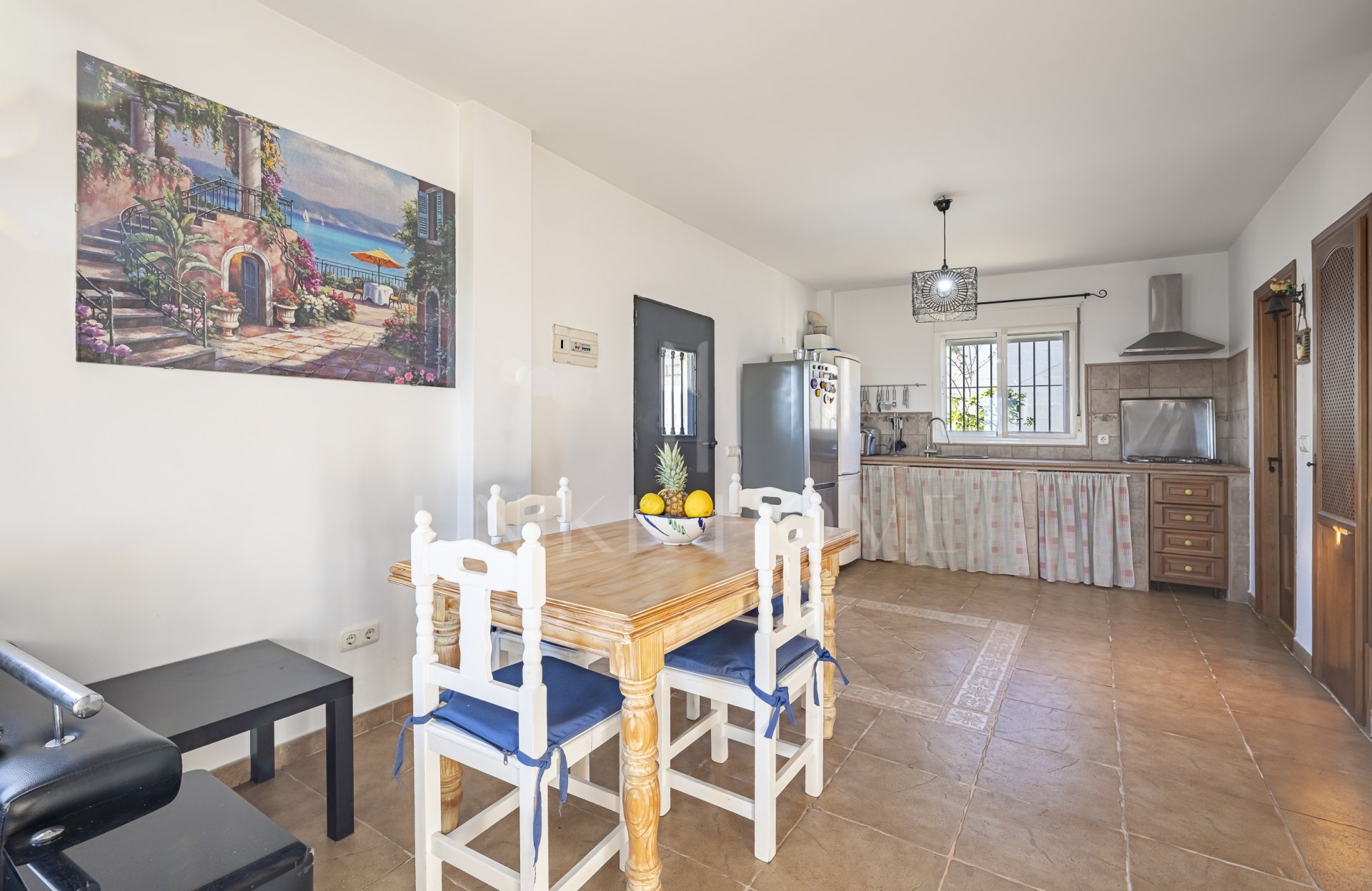 Detached Villa with Panoramic Views and Enormous Potential