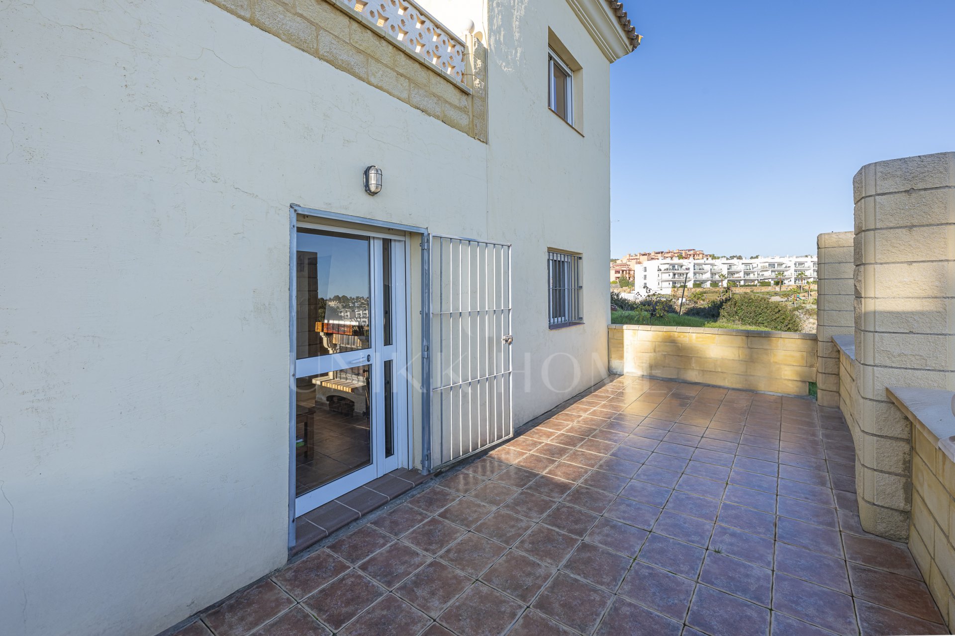 Detached Villa with Panoramic Views and Enormous Potential