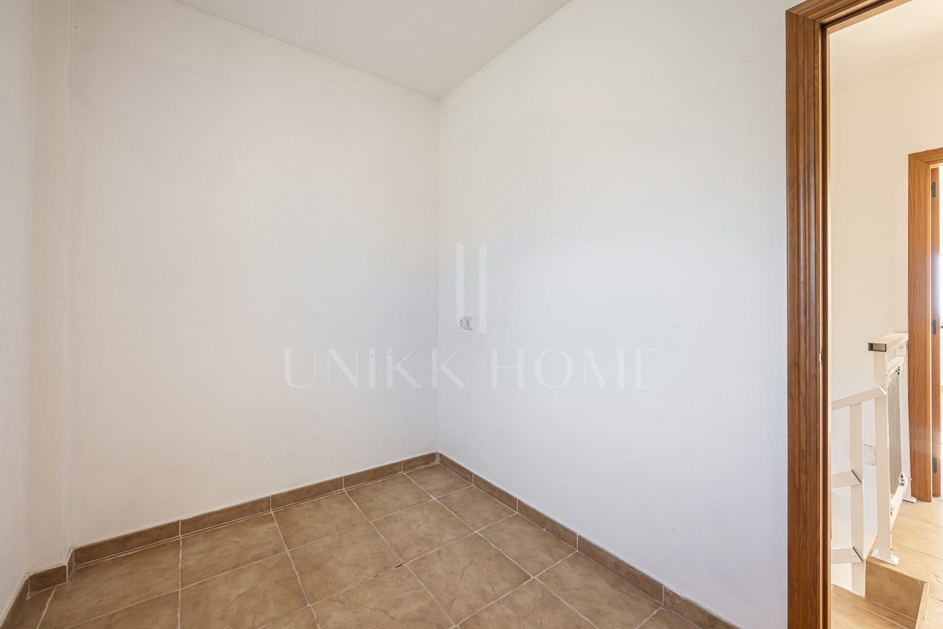 Detached Villa with Panoramic Views and Enormous Potential