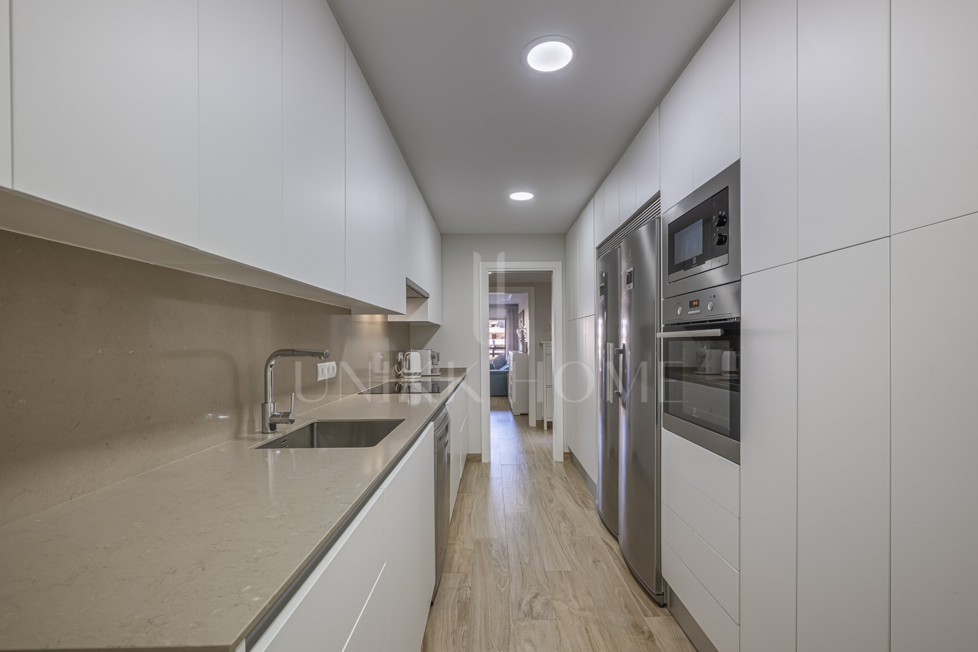 Apartamento en planta baja renovado con vistas al mar en Las Joyas, Estepona Este