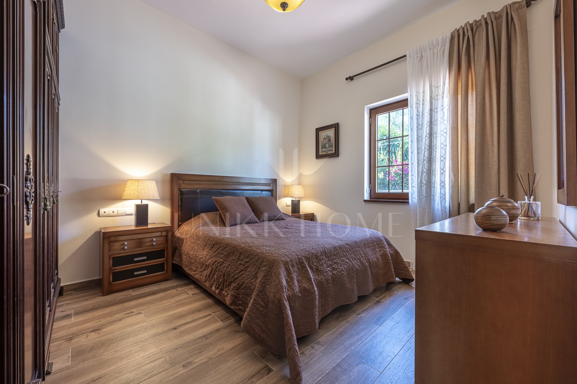 Villa moderna cerca de la playa en venta en El Rosario, Marbella Este