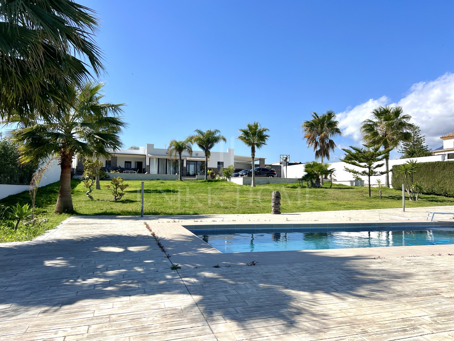 Impresionante finca de 3 dormitorios con cuadras para caballos en venta en Estepona