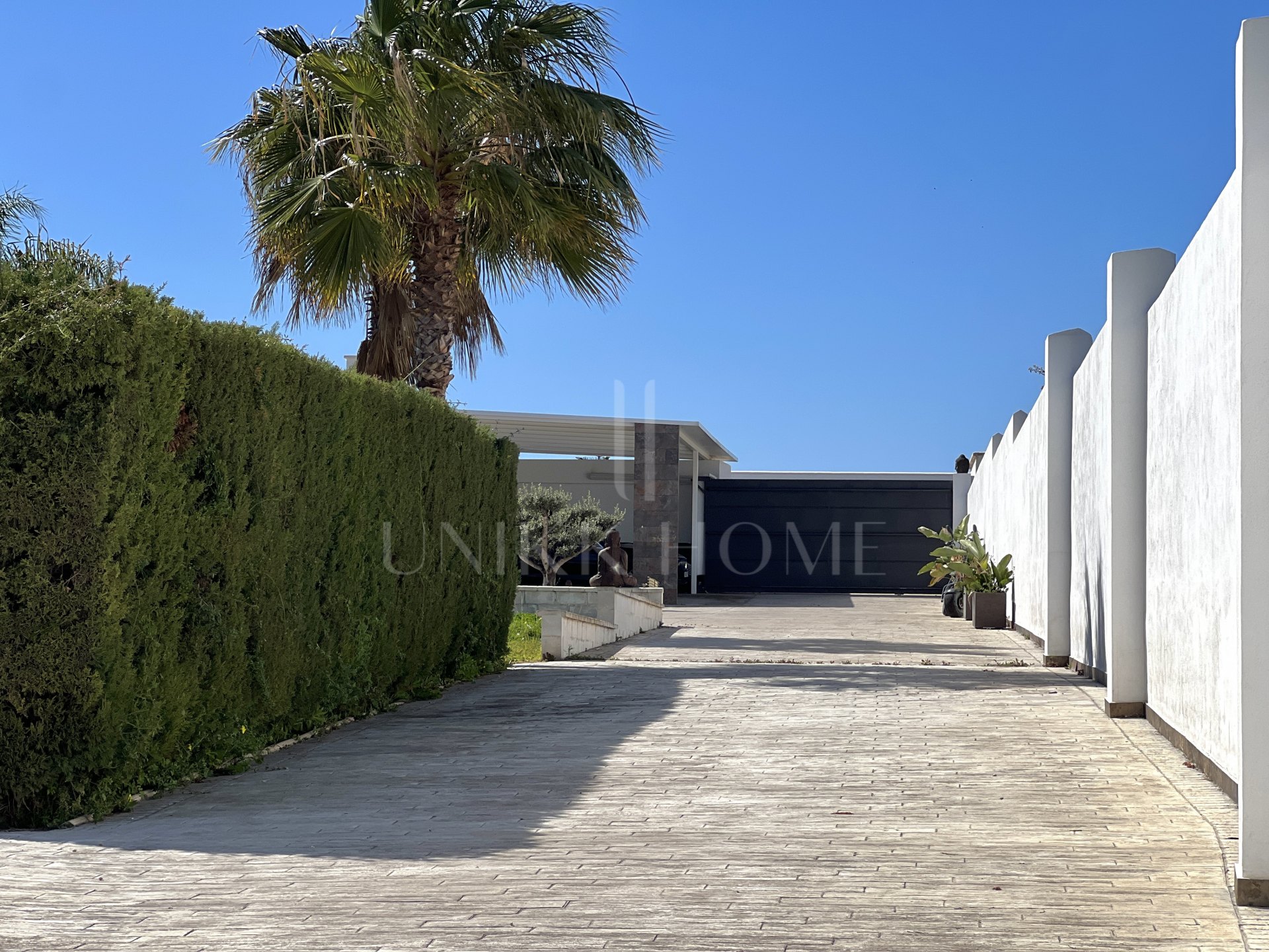 Impresionante finca de 3 dormitorios con cuadras para caballos en venta en Estepona