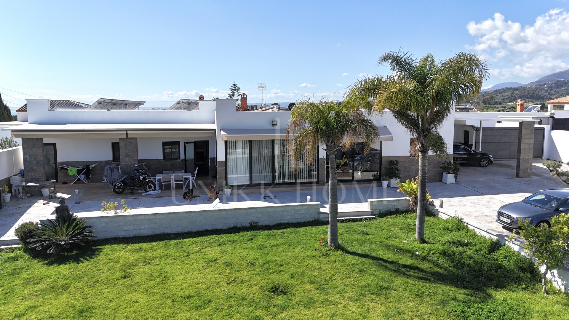 Impresionante finca de 3 dormitorios con cuadras para caballos en venta en Estepona