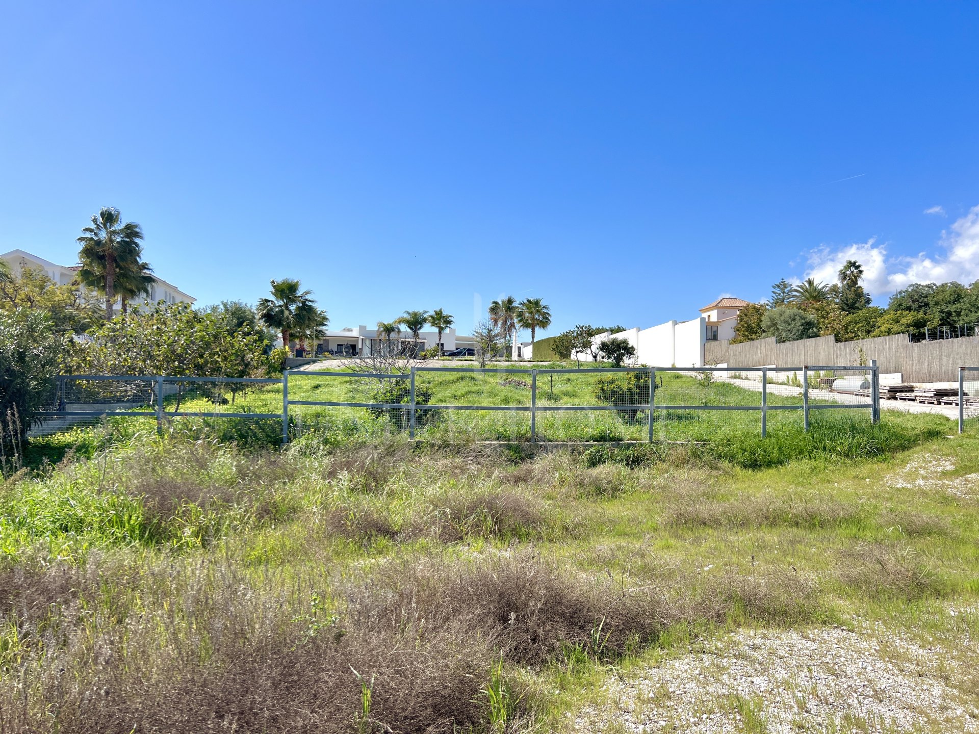 Impresionante finca de 3 dormitorios con cuadras para caballos en venta en Estepona