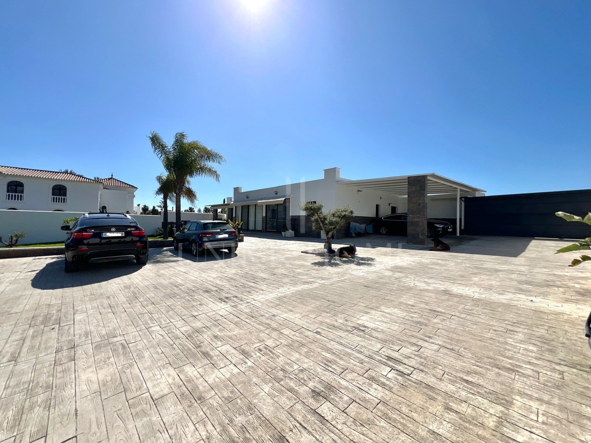 Impresionante finca de 3 dormitorios con cuadras para caballos en venta en Estepona