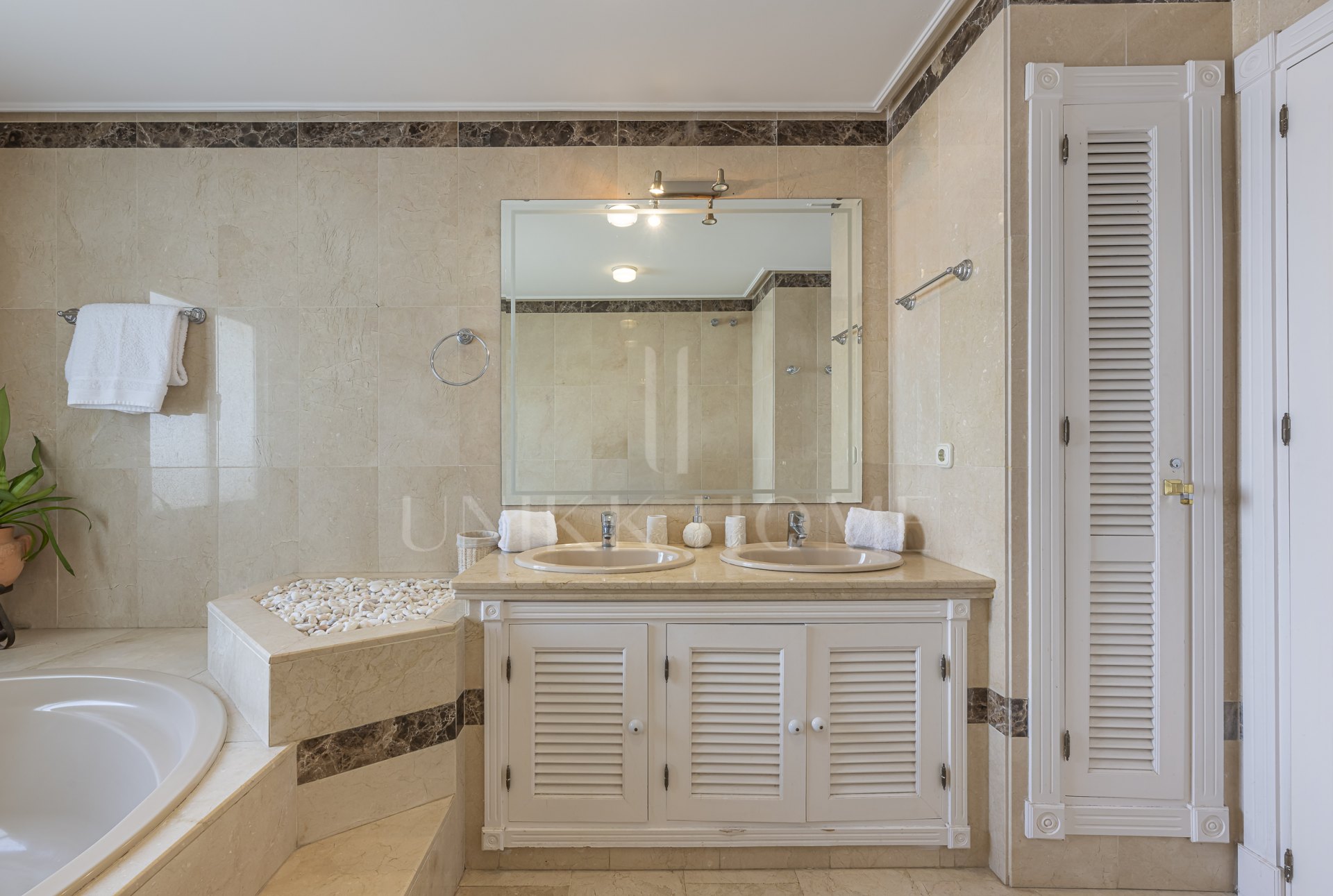 Your Perfect Coastal Escape: Duplex Penthouse for Sale in Dominion Beach, Estepona