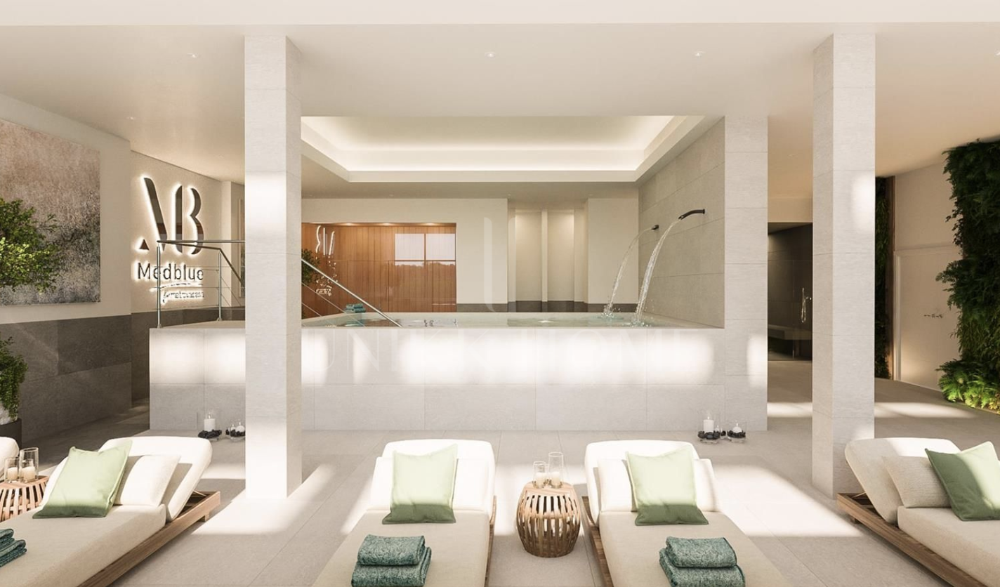 Apartamento de lujo de nueva construcción con vistas panorámicas al mar en Altos de Los Monteros – Marbella Este