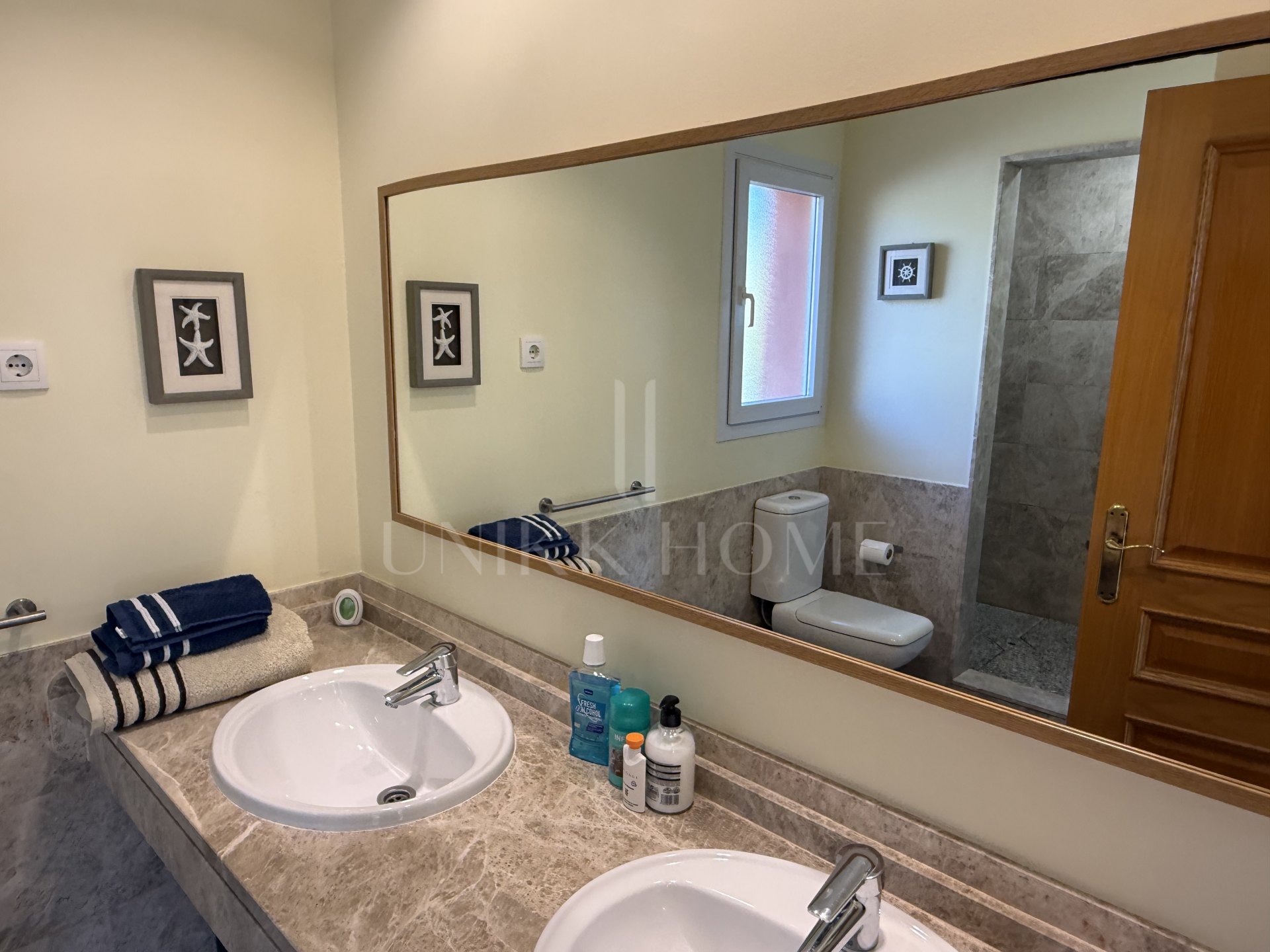 Townhouse with private garden in Santa Clara Golf