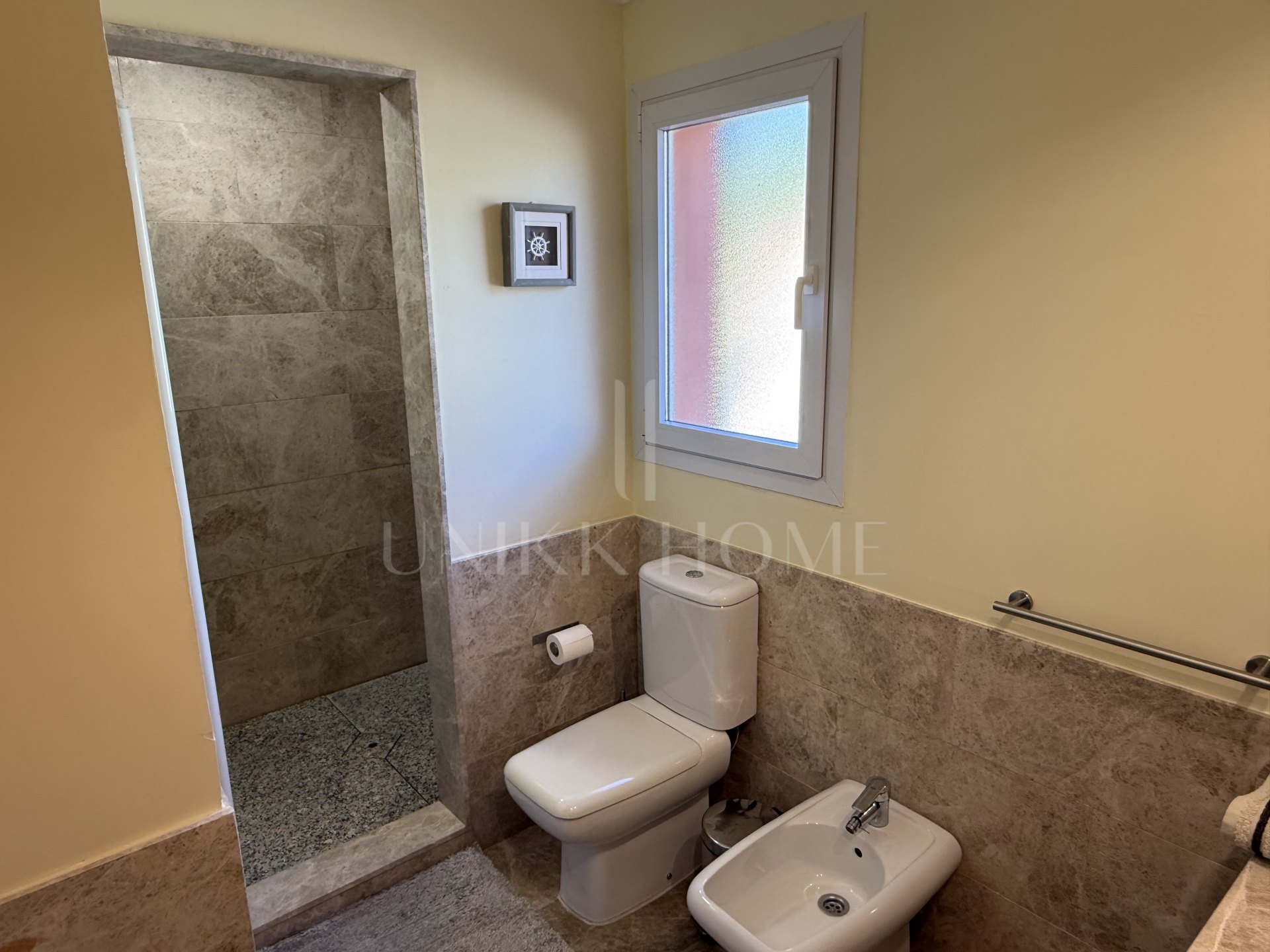 Townhouse with private garden in Santa Clara Golf