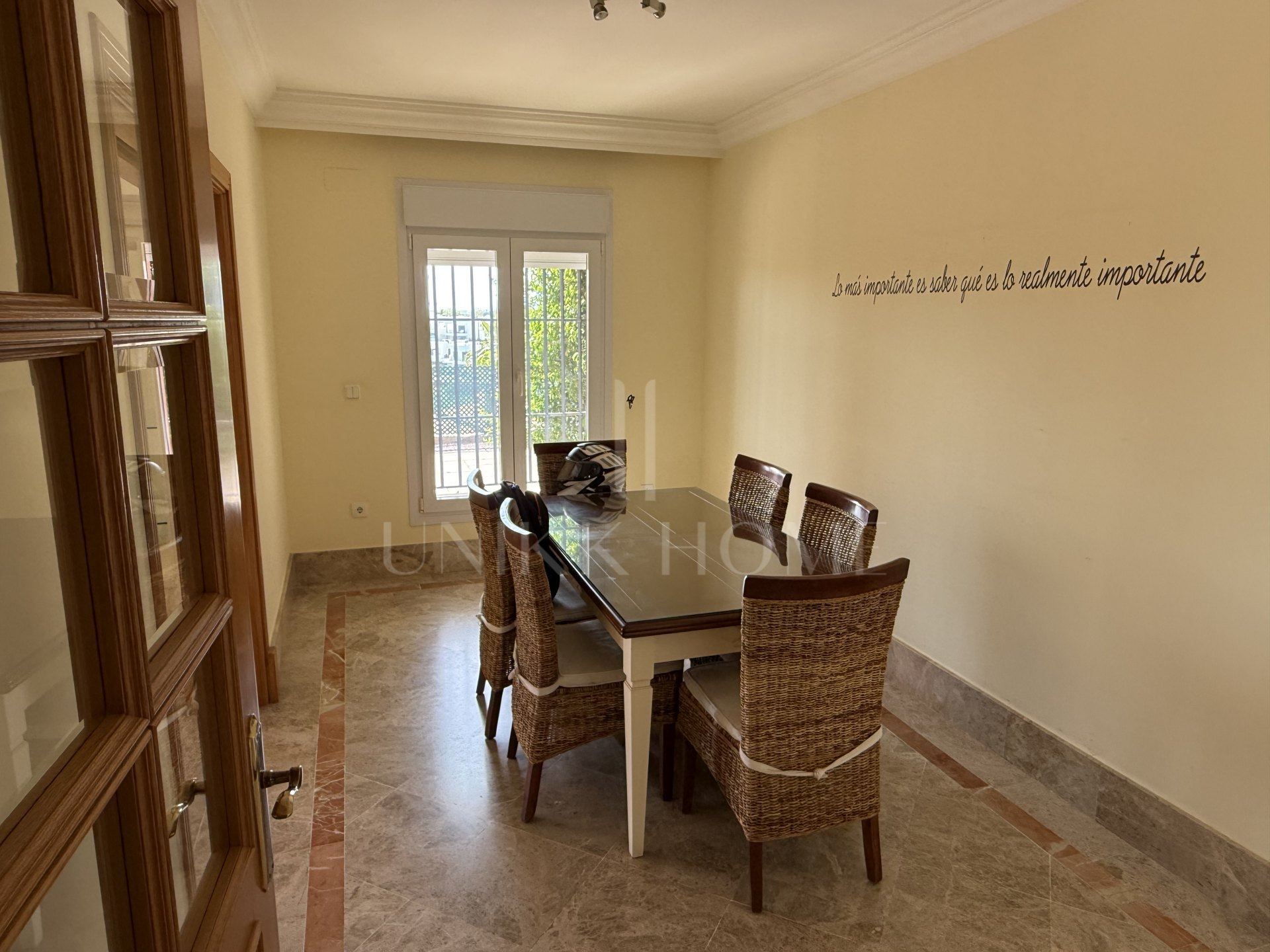 Townhouse with private garden in Santa Clara Golf