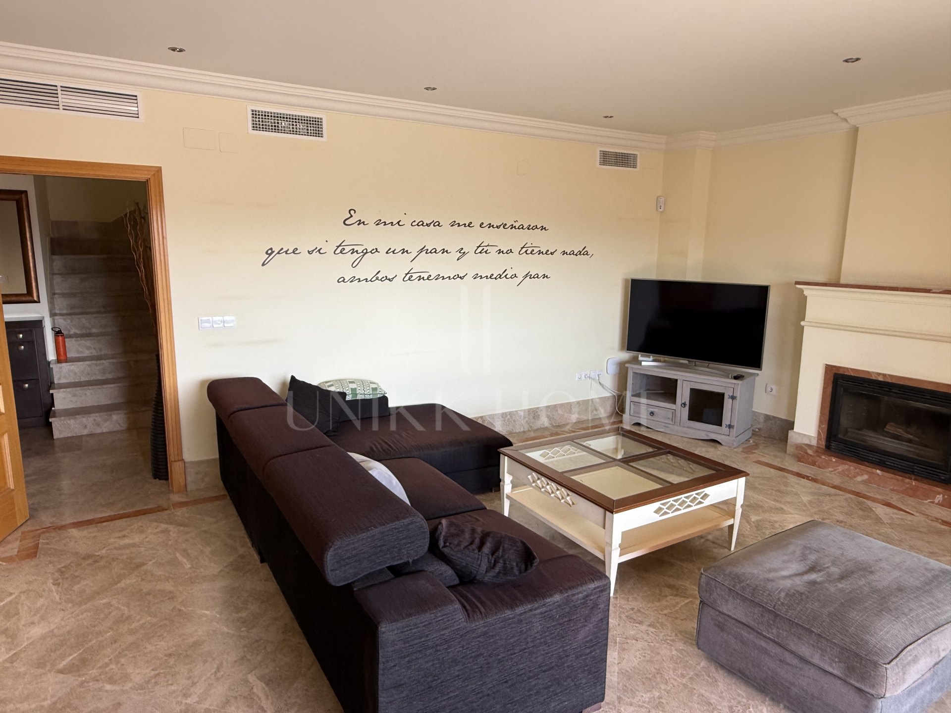 Townhouse with private garden in Santa Clara Golf