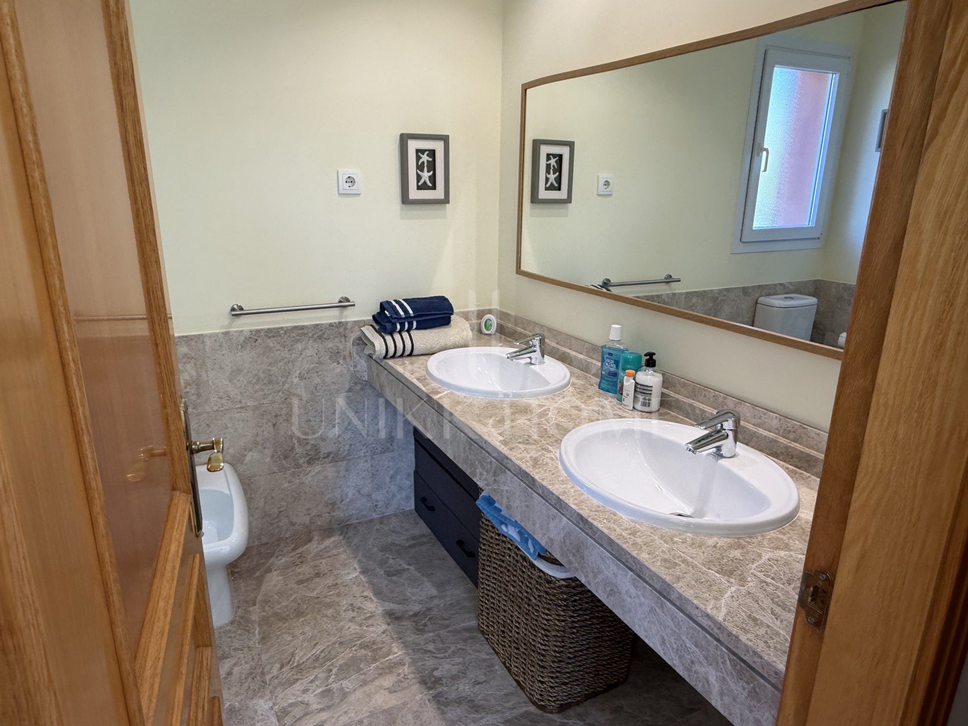 Townhouse with private garden in Santa Clara Golf