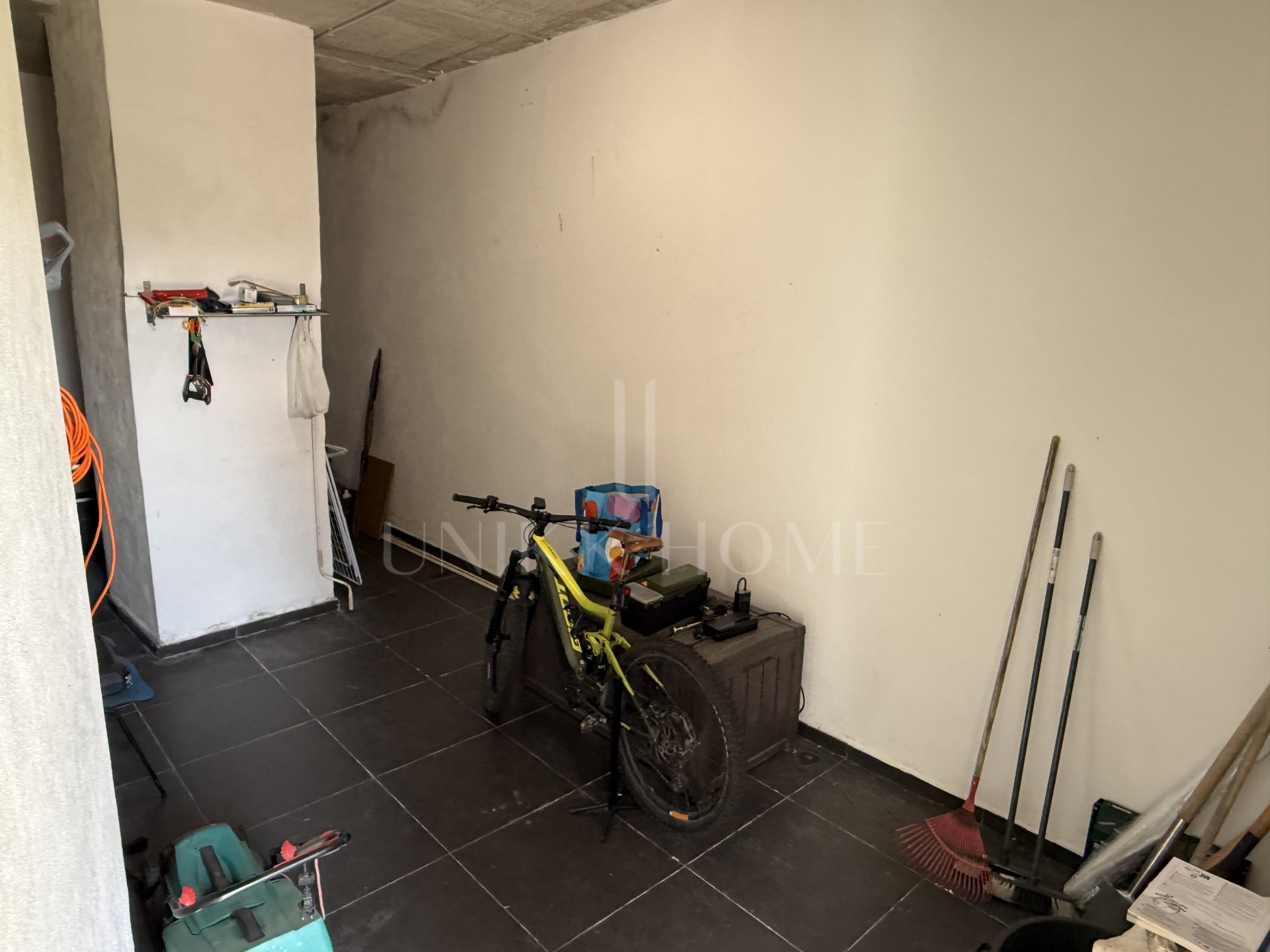 Townhouse with private garden in Santa Clara Golf