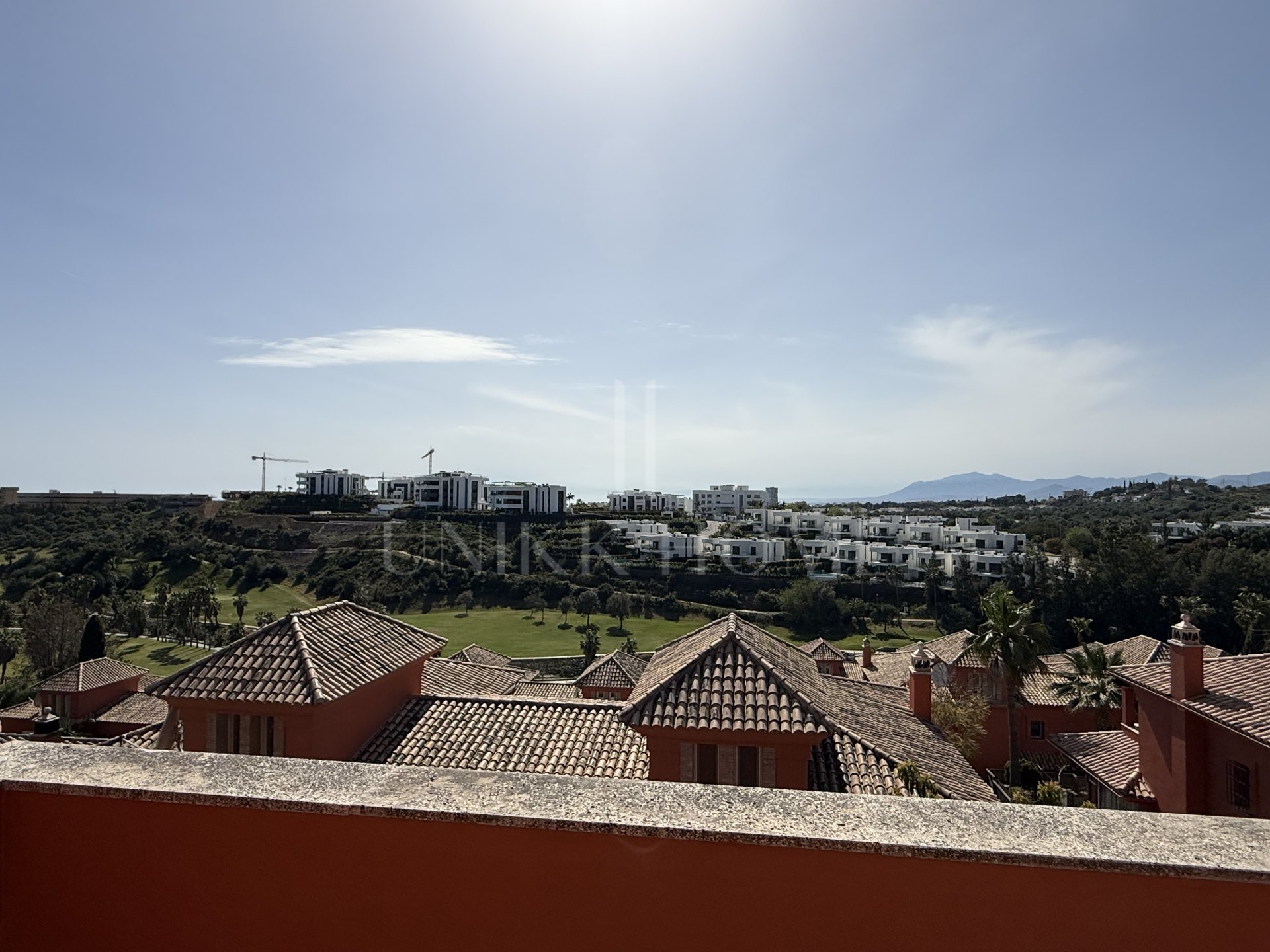 Townhouse with private garden in Santa Clara Golf