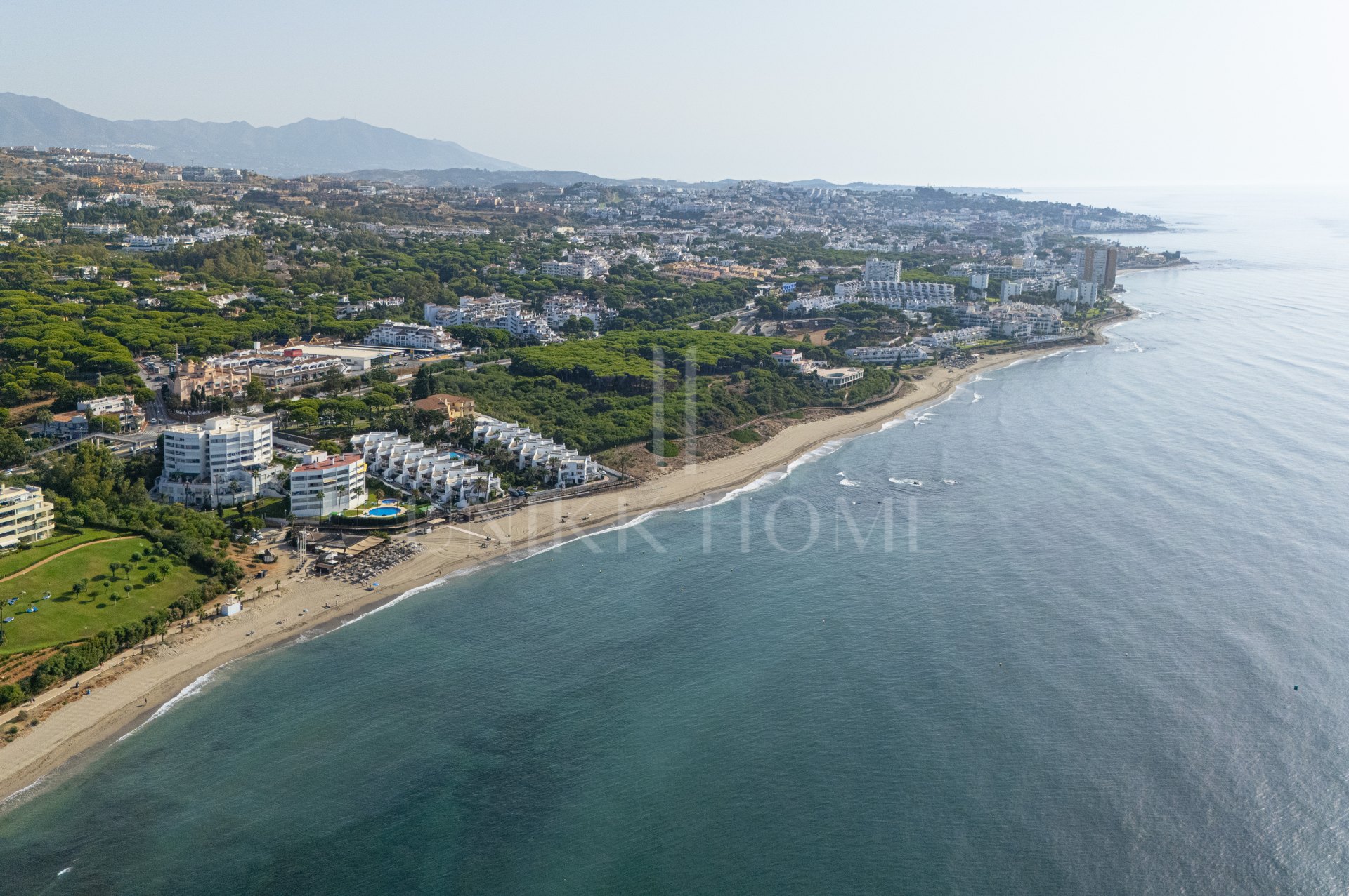 Apartamento estudio en primera línea de playa en Sitio de Calahonda
